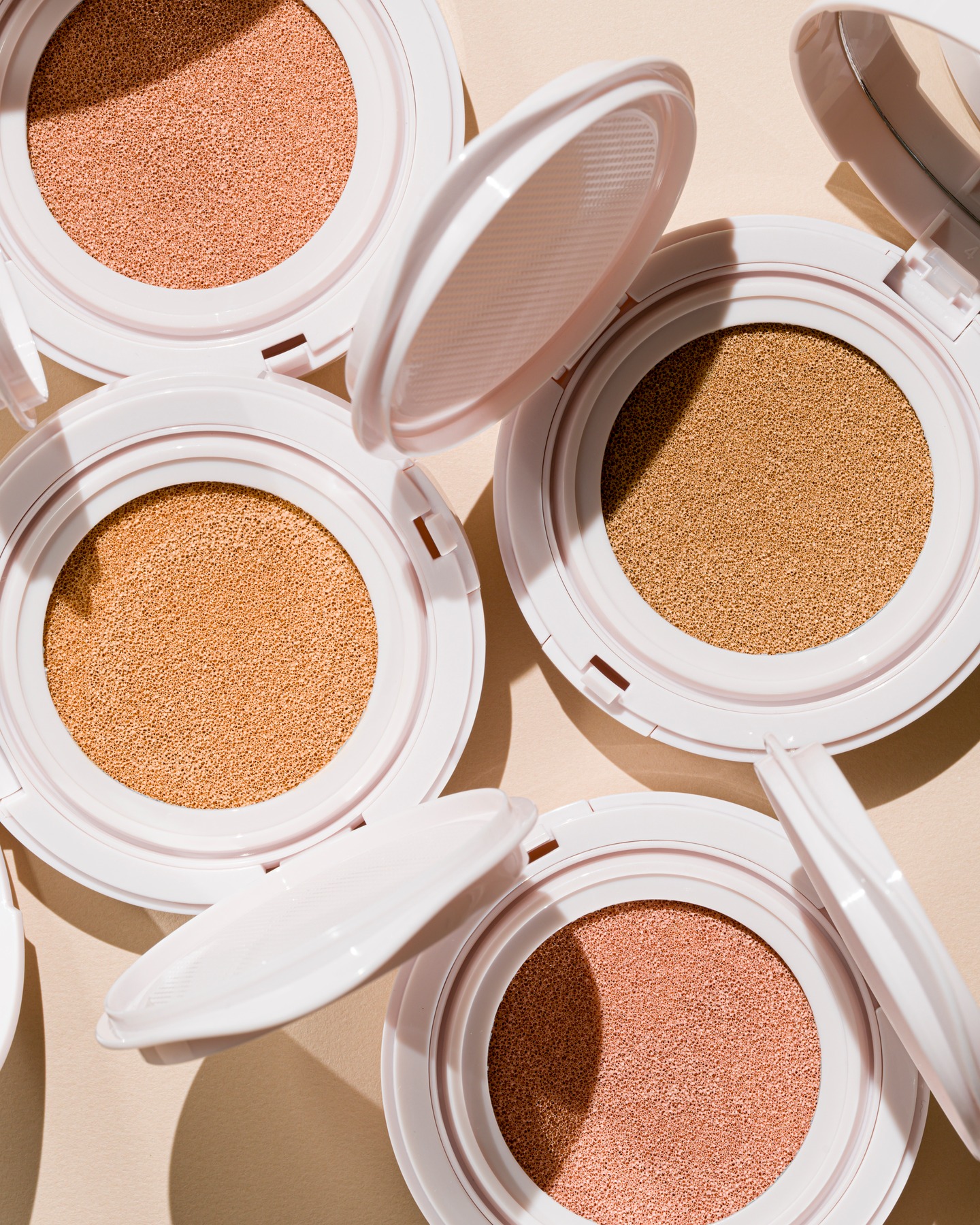 【薬用】ブライトニング ピコセラム クッション UVで、
毛穴レスな“つやんパール肌”を仕込もう🫧

SPF50+・PA+++・UV耐水性★★で、
紫外線にも水にも強い頼れる処方。
さらにナイアシンアミド配合で、美白※ケアまで叶えます💡