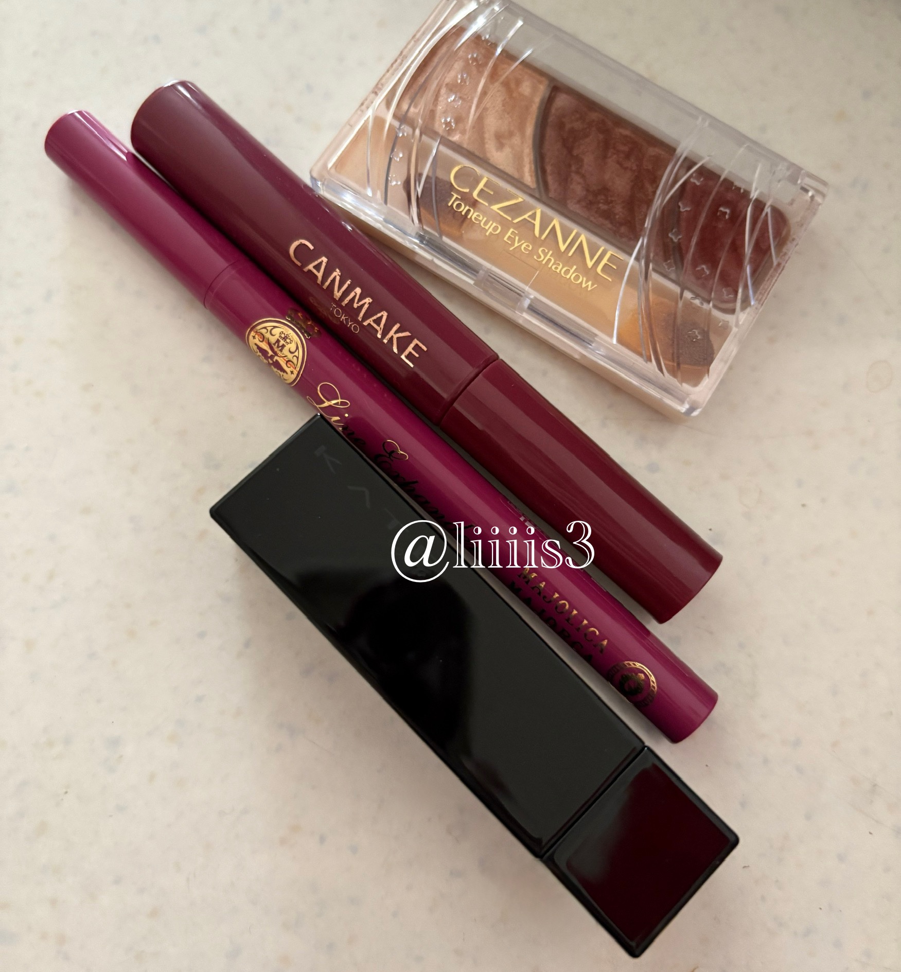 ＼今日のメイク／

✔️CEZANNE
トーンアップアイシャドウ 07 レッドブラウン

✔️MAJOLICA MAJORCA
ラインエキスパンダー PK715 いちご園

✔️キャンメイク
クイックラッシュカーラー WM ワインモーヴ

