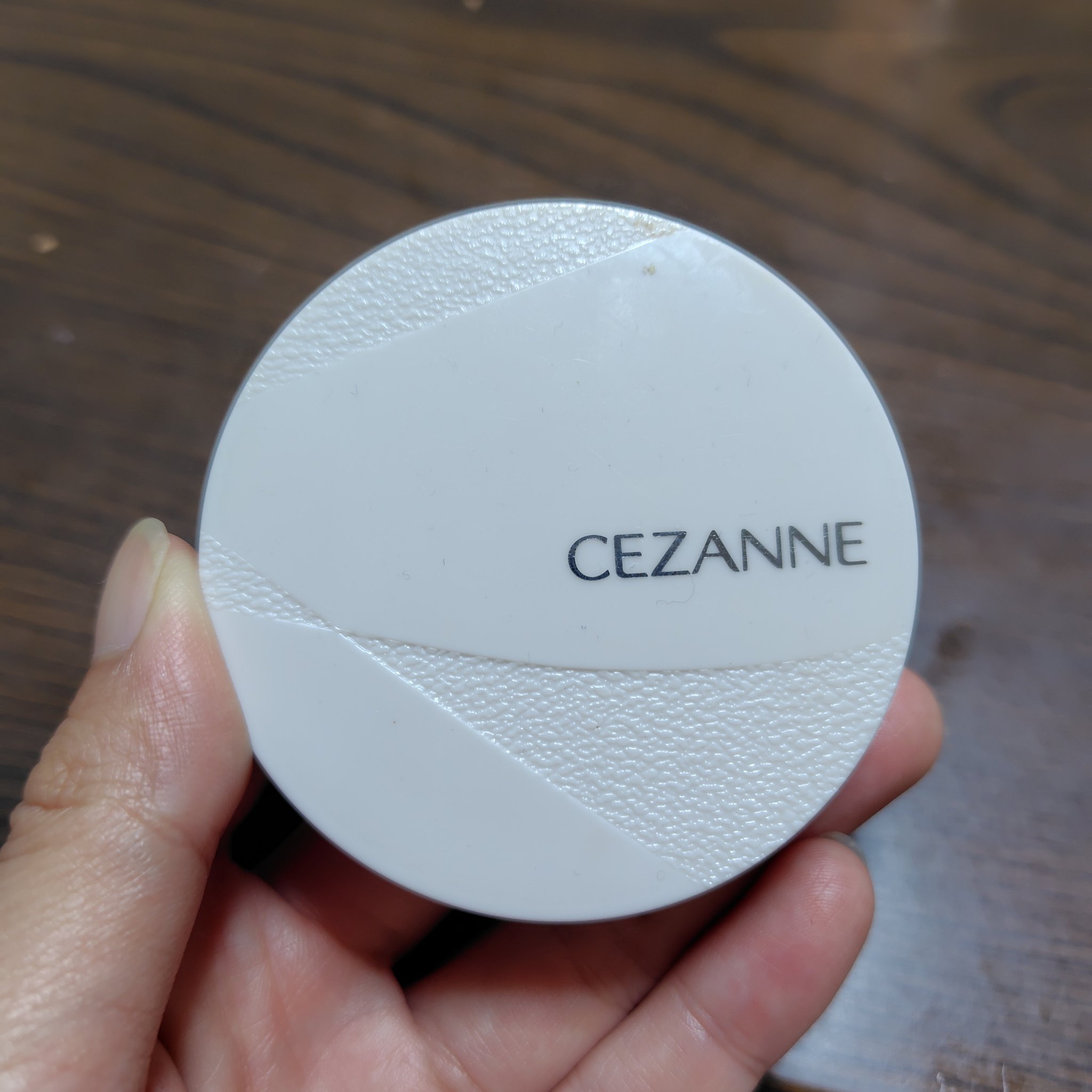 毛穴レスパウダー/CEZANNE/プレストパウダーを使ったクチコミ（1枚目）