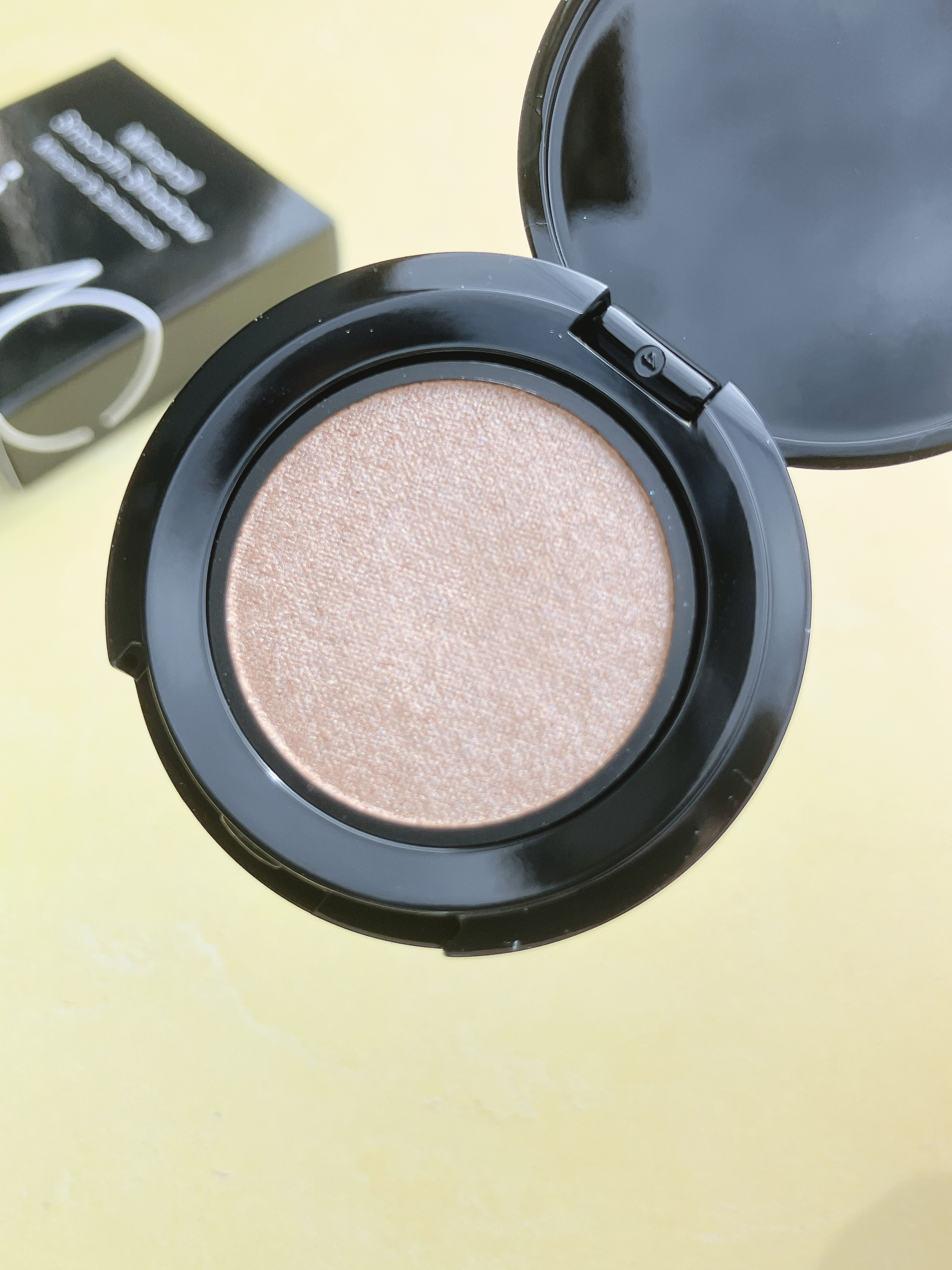 ミネラルスムースシャドー/MiMC/単色アイシャドウを使ったクチコミ（2枚目）