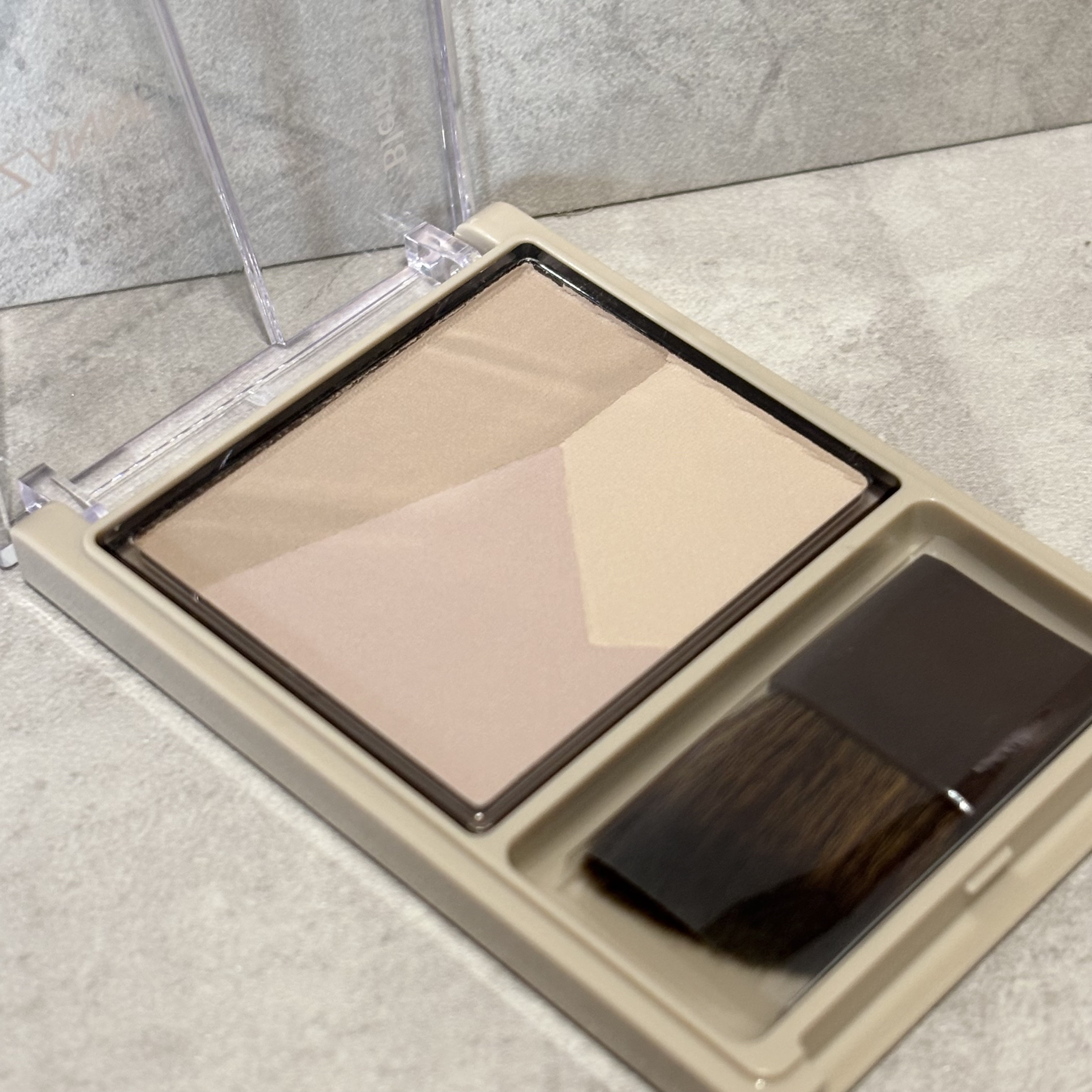 ブレンドカラーシェーディング/CEZANNE/シェーディングを使ったクチコミ（2枚目）