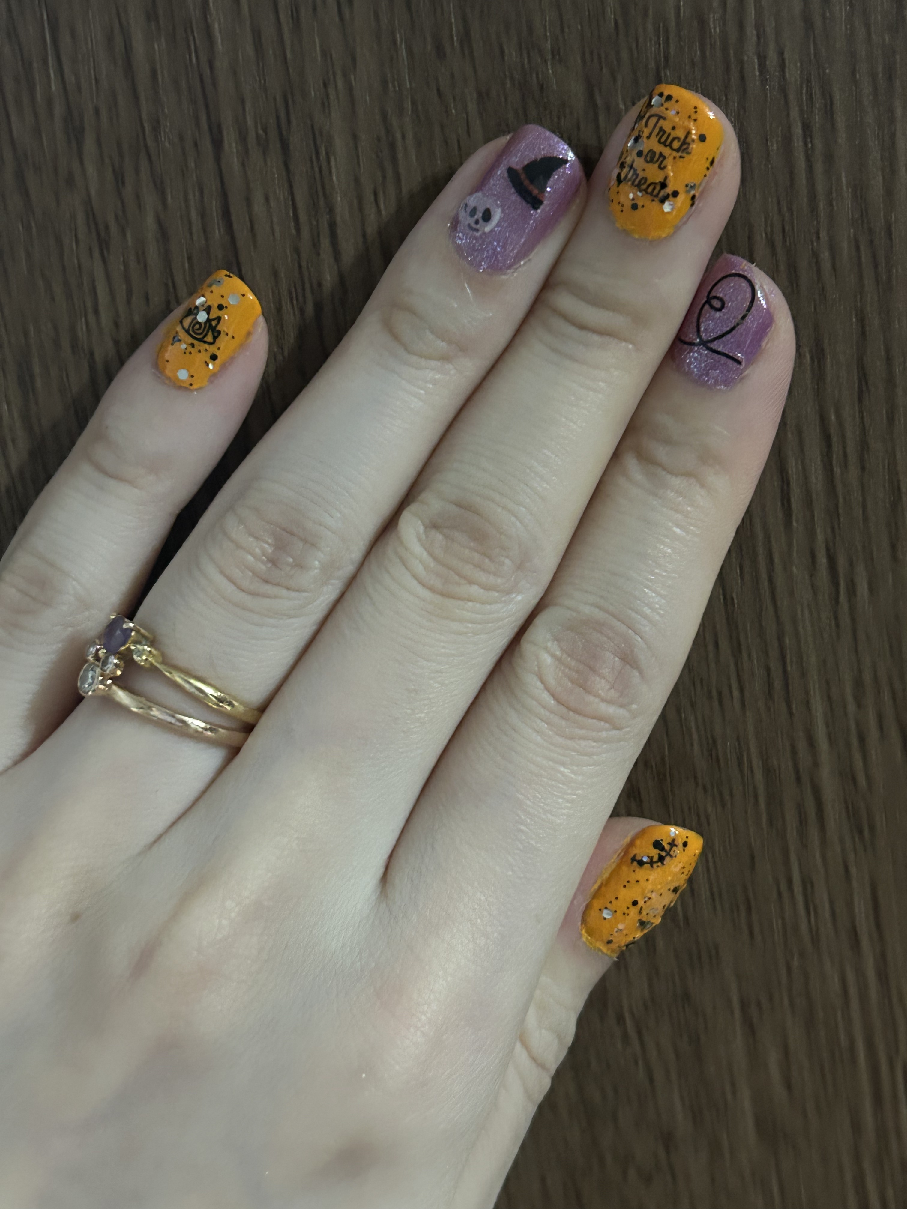 ネイル エナメル 301 パープル系パール/ちふれ/マニキュアを使ったクチコミ（2枚目）