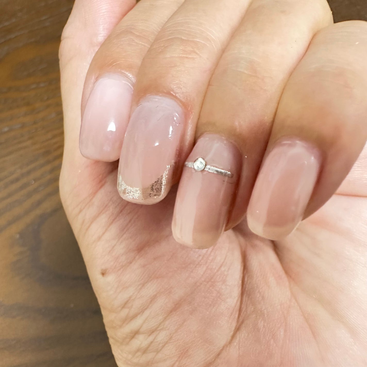 フェアリーダストパウダーオーロラピーコック/キャンドゥ/ネイルシールを使ったクチコミ(3枚目)