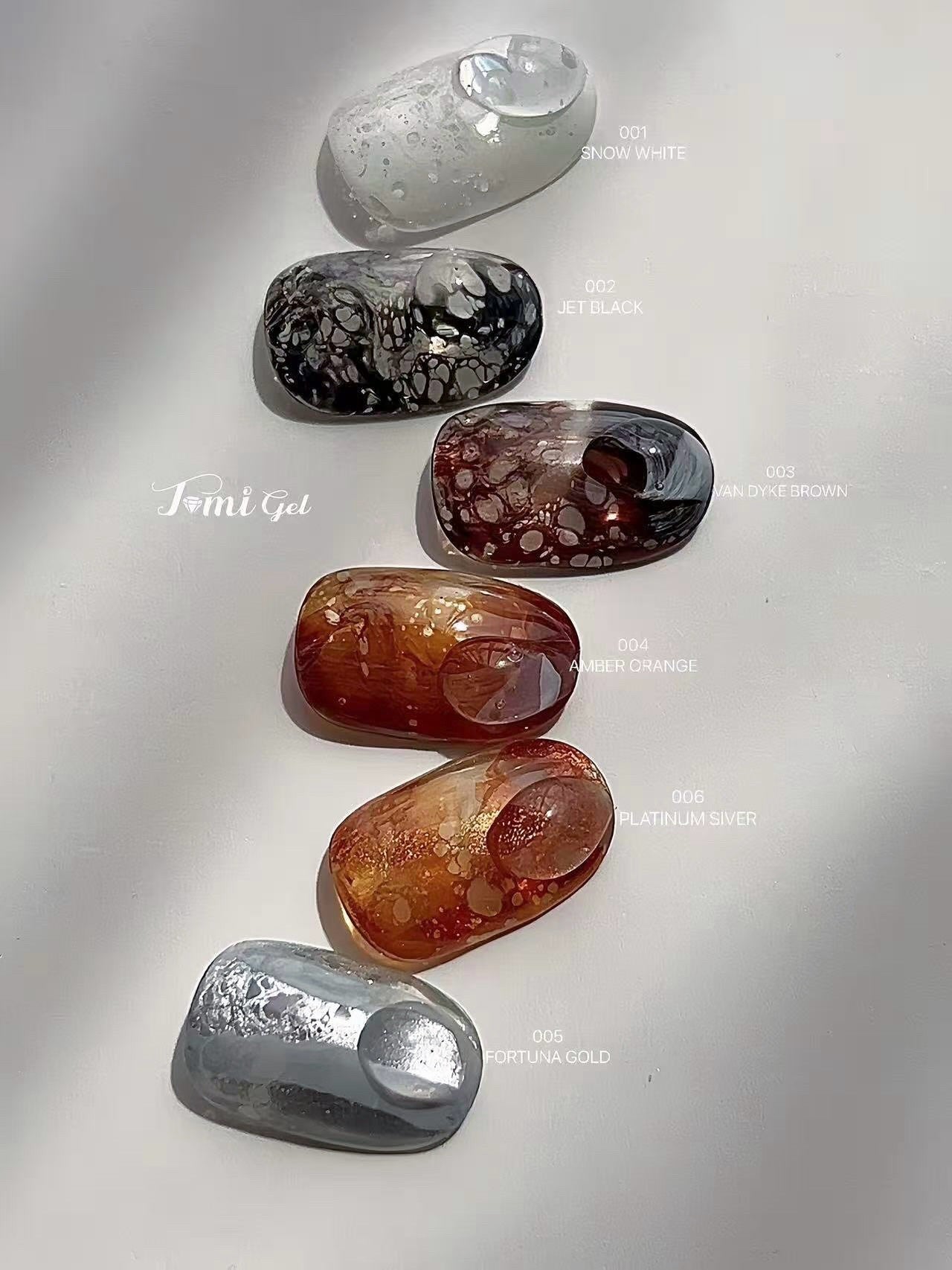 naomi on LIPS 「@tominail.japan#インクネイル#ニュアンス..」(1枚目)