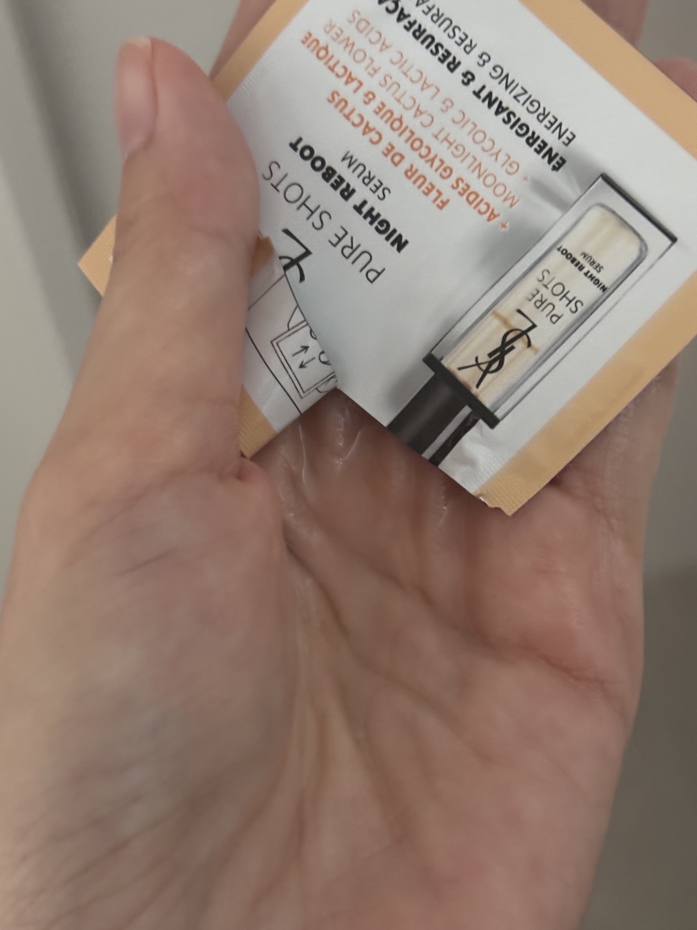 ピュアショット ナイト リチャージセラム/YVES SAINT LAURENT BEAUTE/美容液を使ったクチコミ（3枚目）