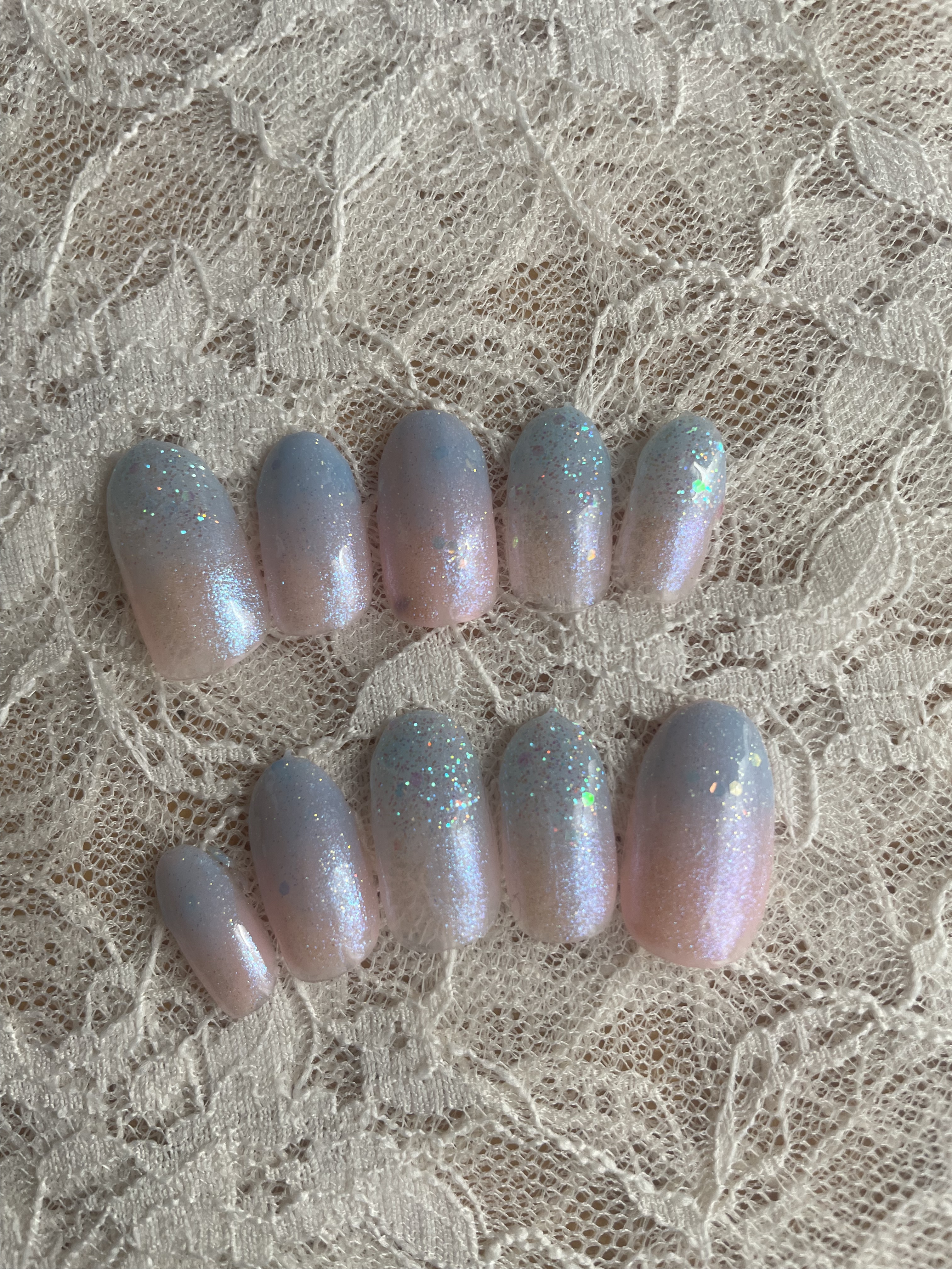 ピンク×水色のグラデーションネイル🩵

使用ジェル
Seria   Baby pink
Seria  Fairy dust blue
DAISO  オーロラ