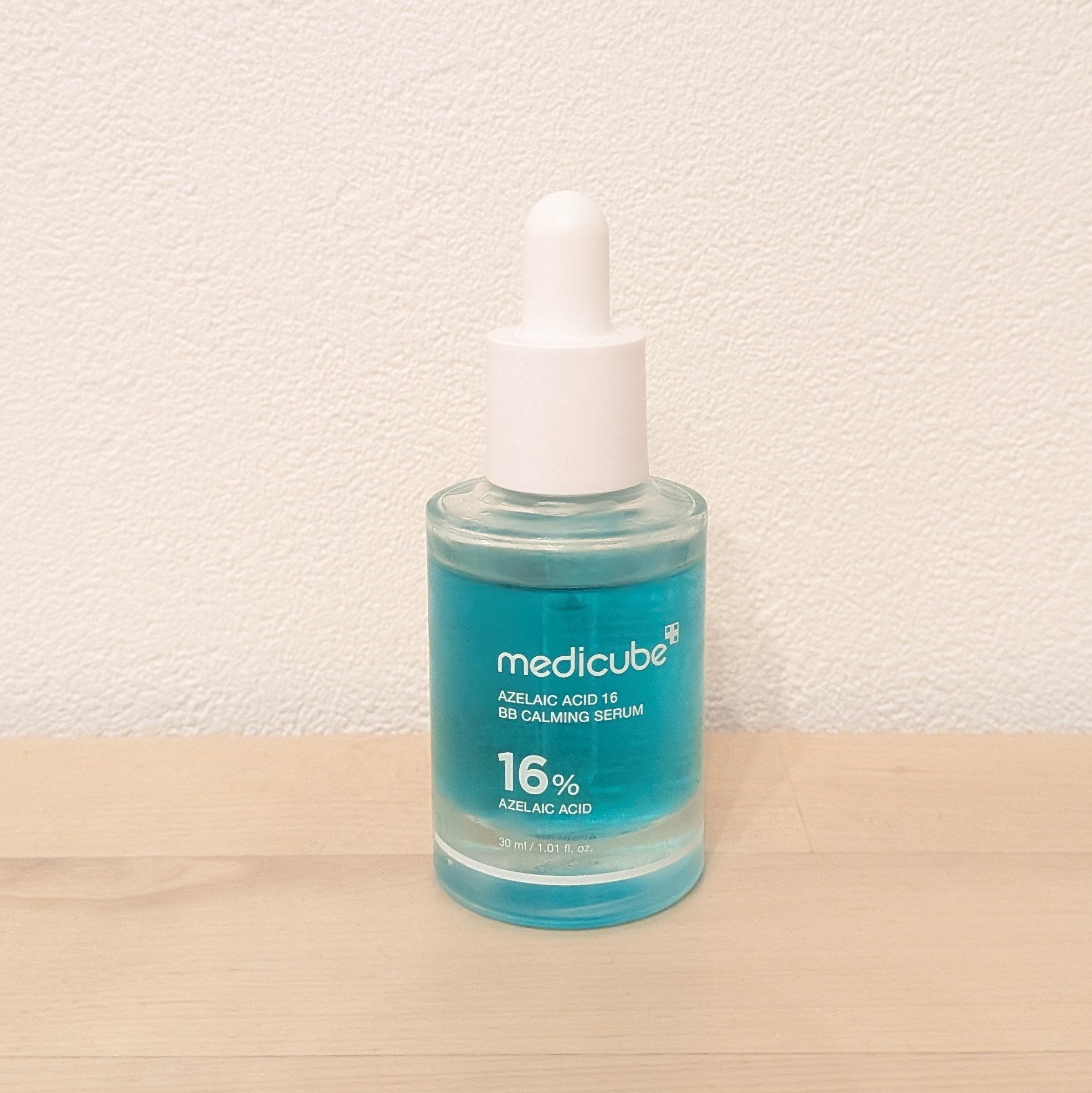 皮脂がかなりカットできます。
メイク前に使ったりすると鼻周りとかもメイクが崩れにくいです！
リピートすると思います☺️