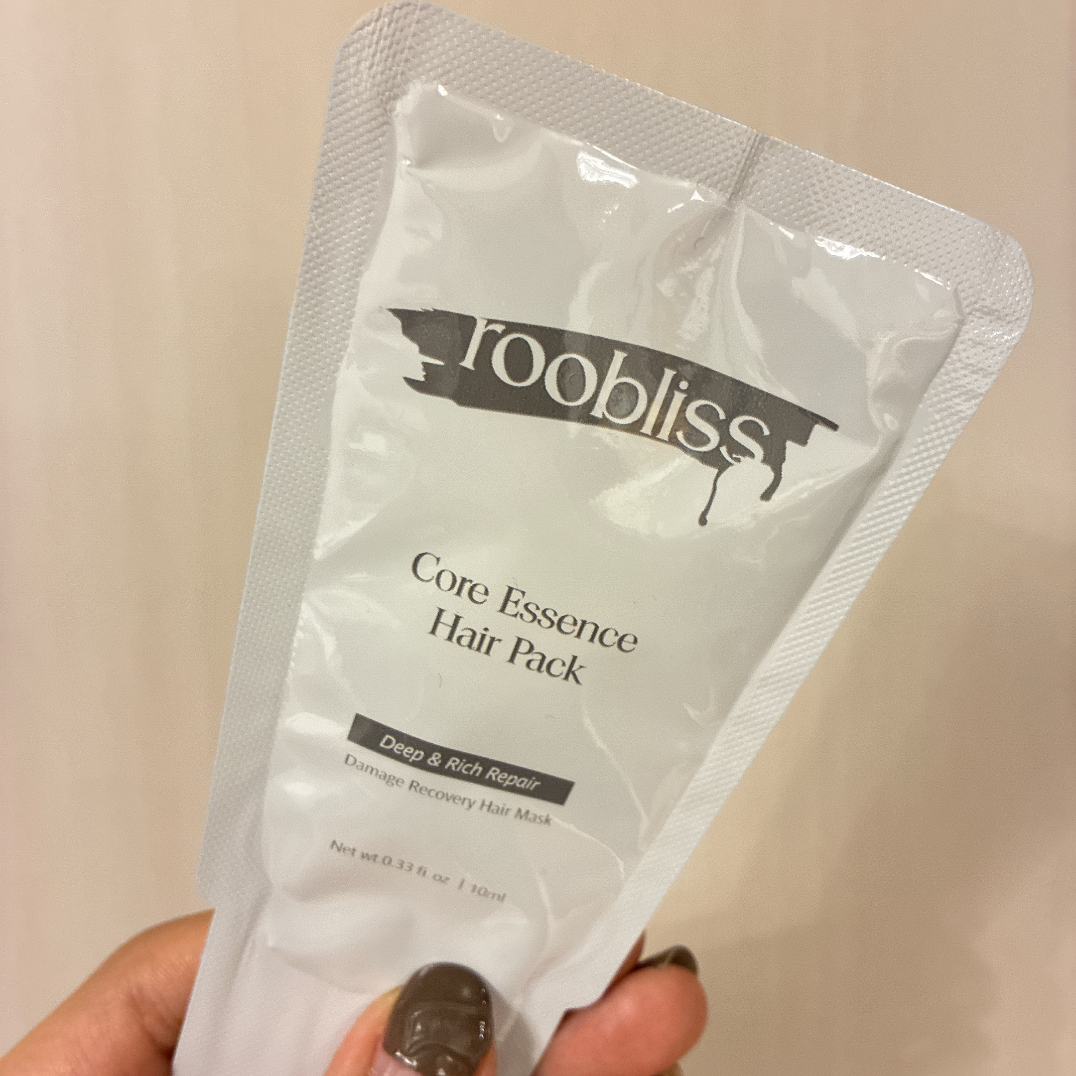 ROOTONIX R+ コアエッセンスヘアパックのクチコミ「
メガコスでいただきました


3分で簡単ヘアケアができる

髪がまとまりやすくなった感じがし.....」（1枚目）