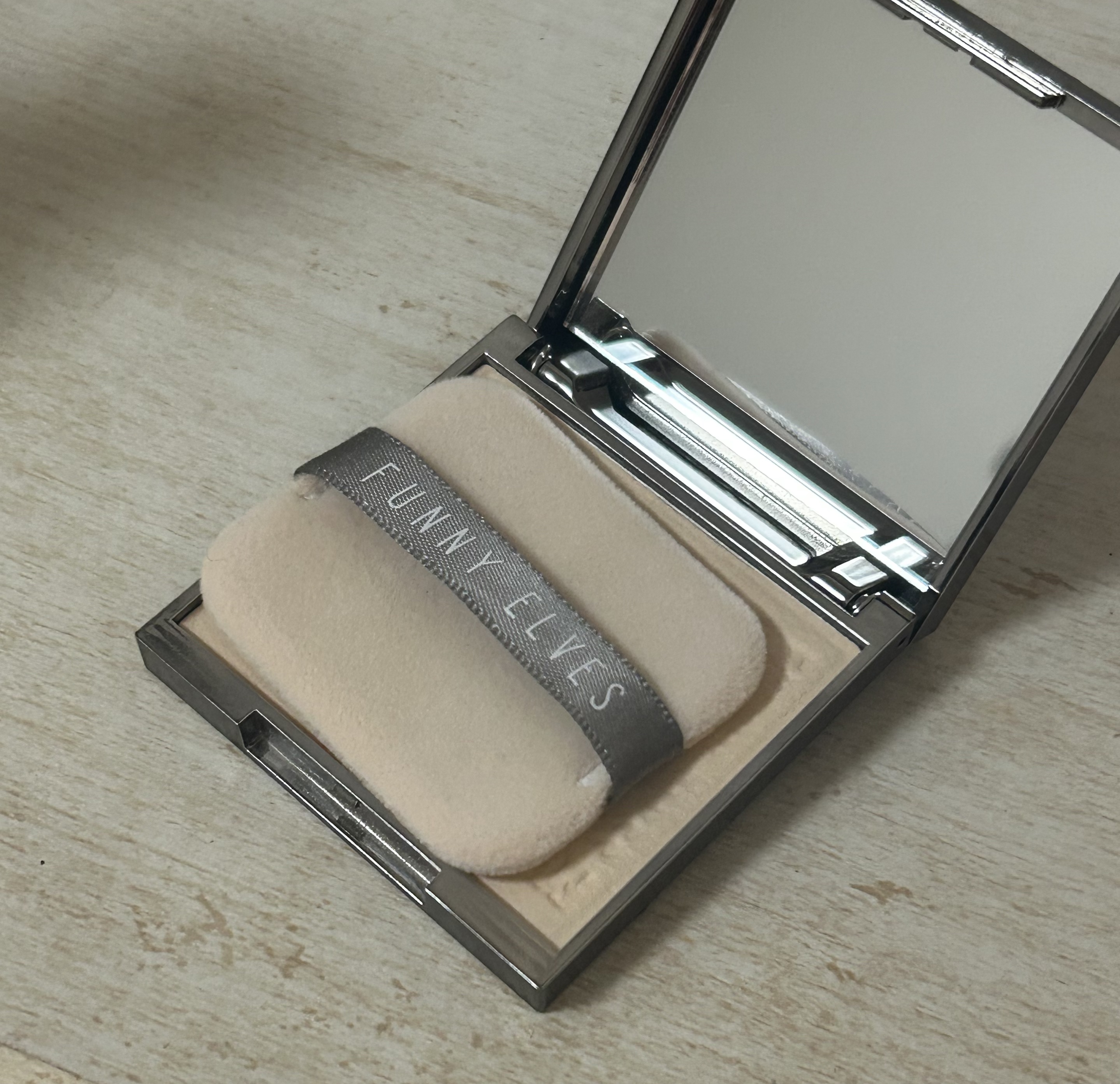 Funny Elves mini set A/FUNNY ELVES方里/メイクアップキットを使ったクチコミ（2枚目）