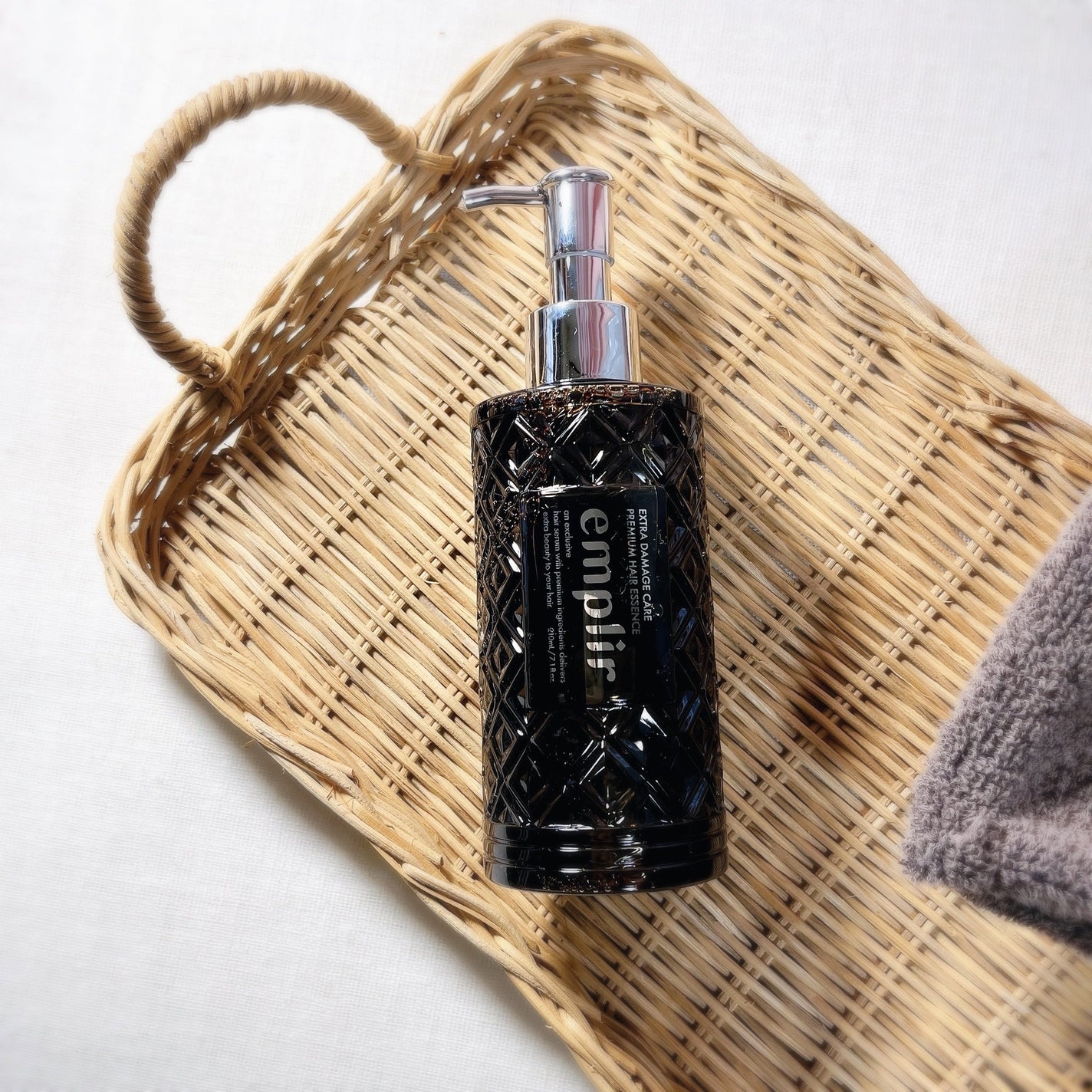 日高 on LIPS 「年々髪の調子が悪くなる。。パサついたりツヤがなくなったり…家で..」(4枚目)