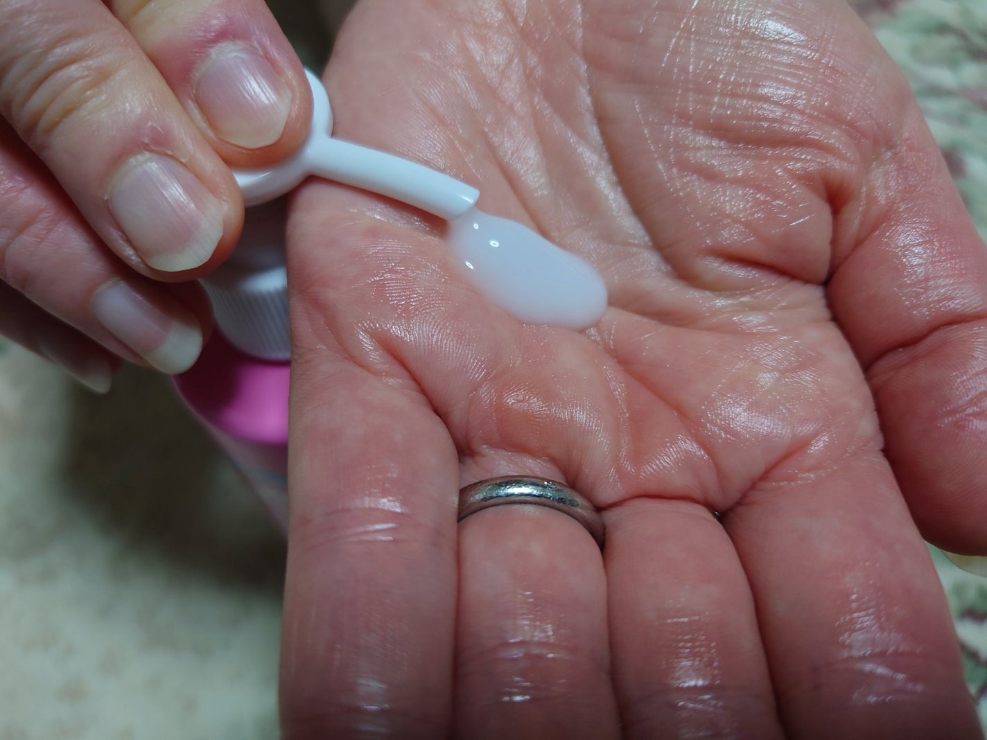 ににょ on LIPS 「ヘパトリート薬用化粧水&薬用保温オールインワンジェルお試しさせ..」(4枚目)