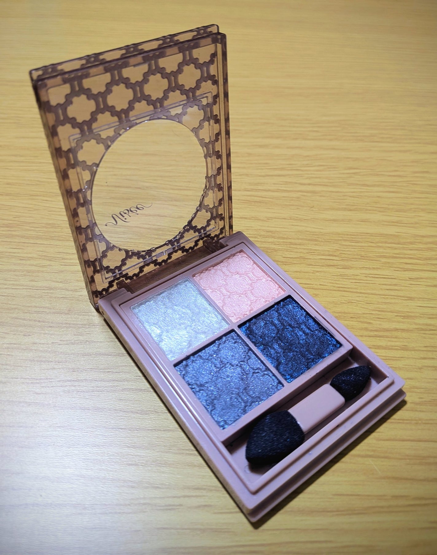 グロッシーリッチ アイズ N/Visée/アイシャドウパレットを使ったクチコミ(1枚目)