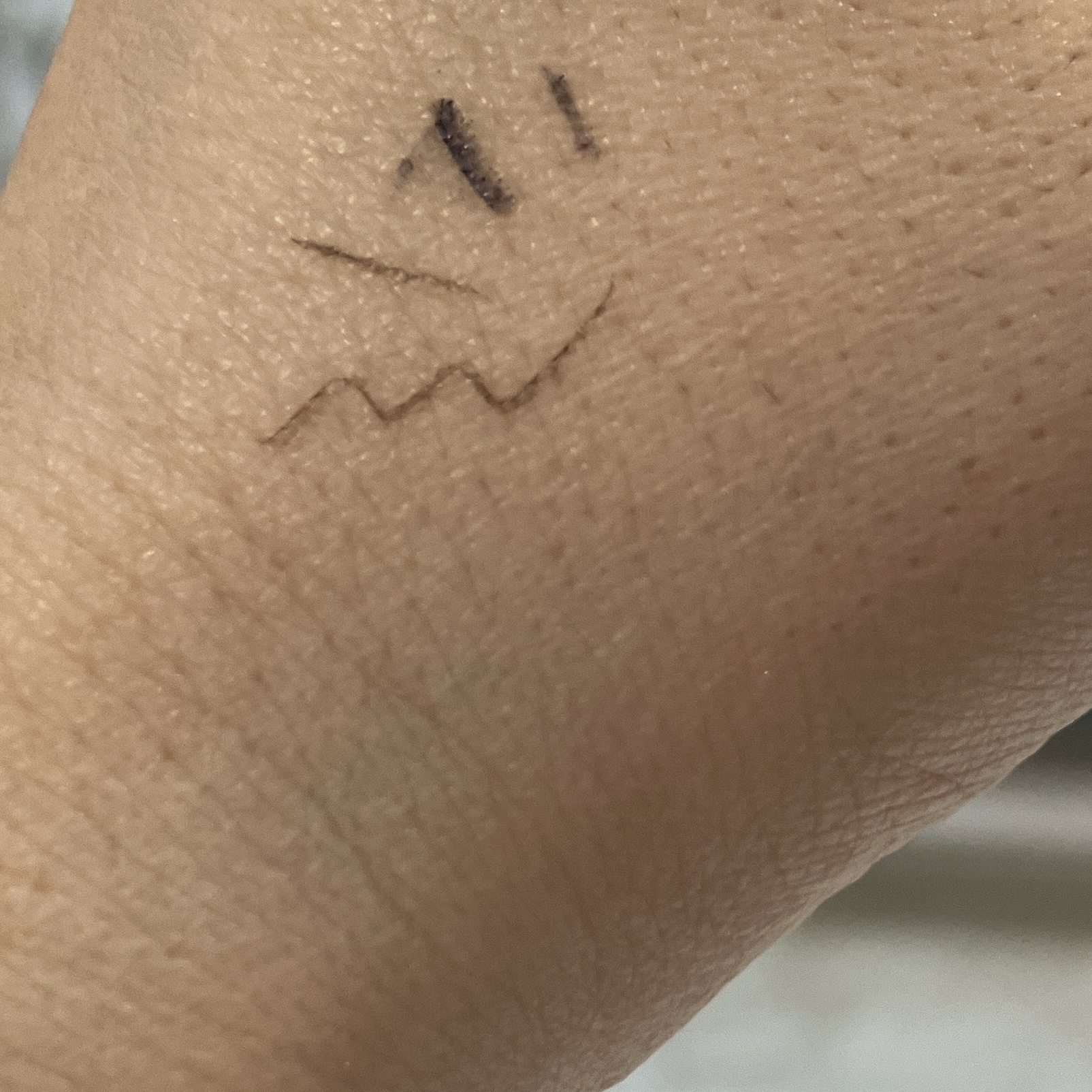 リキッドアイライナーR5 モカグレージュ/ラブ・ライナー/リキッドアイライナーを使ったクチコミ（1枚目）