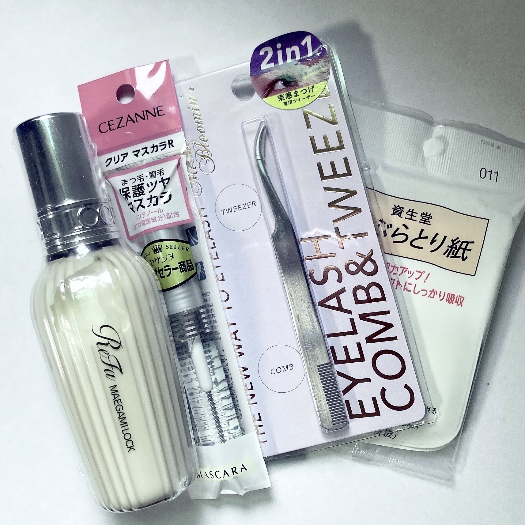 #アットコスメ購入品 

10月の購入品

#ReFa 
MAEGAMI LOCK

#CEZANNE
クリア マスカラR

#ミッシュブルーミン
コーム&ツイーザー

#資生堂
あぶらとり紙

リファのマエガミロックが最高すぎて今度熱く語