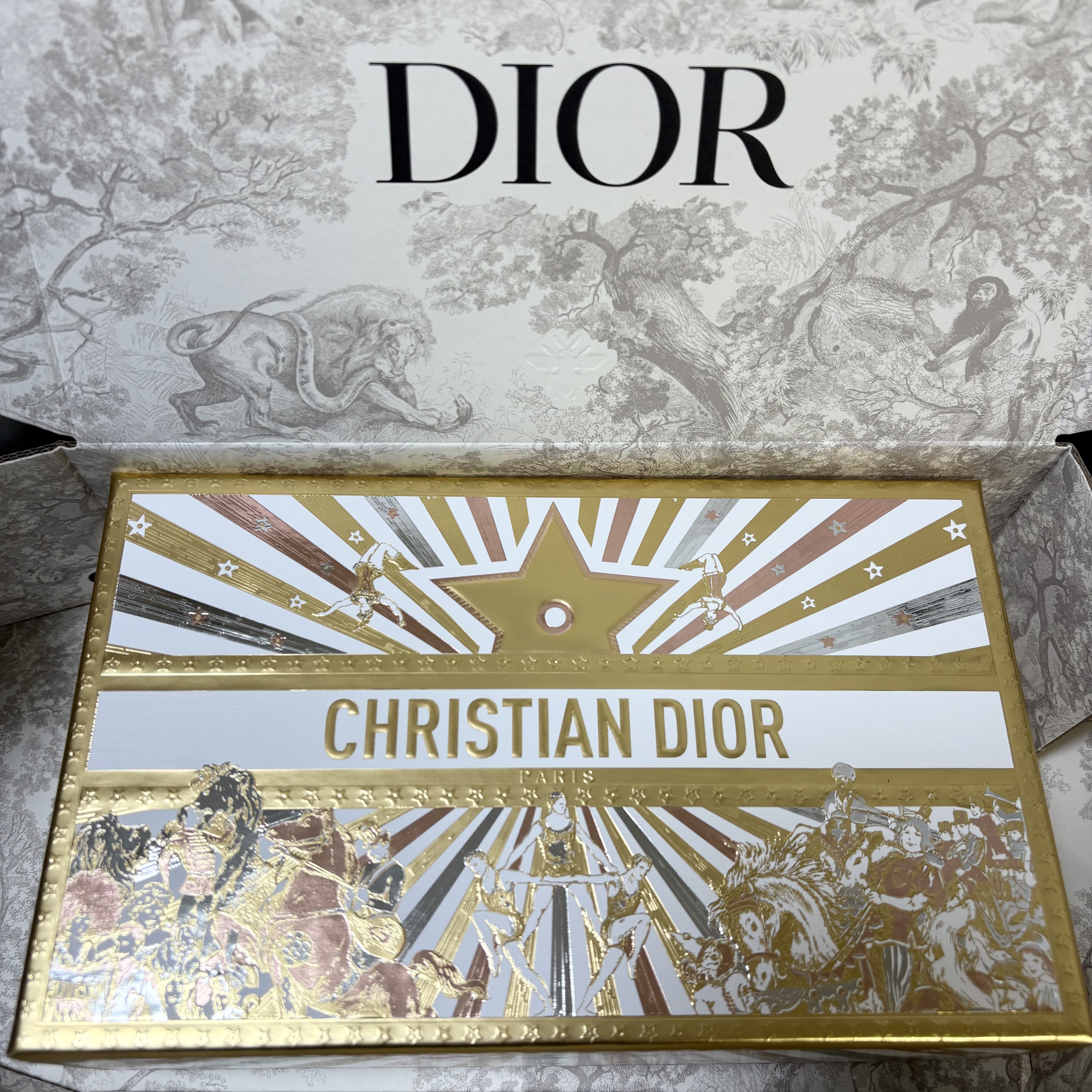 DIOR ホリデーコレクション 2025💛

ルージュ ディオール シークイン リキッド デュオ
420ピンクスター
520イリュージョニスト

ディオールスキン フォーエヴァー グロウ ルミナイザー
001ディオールスター

公式オンラ