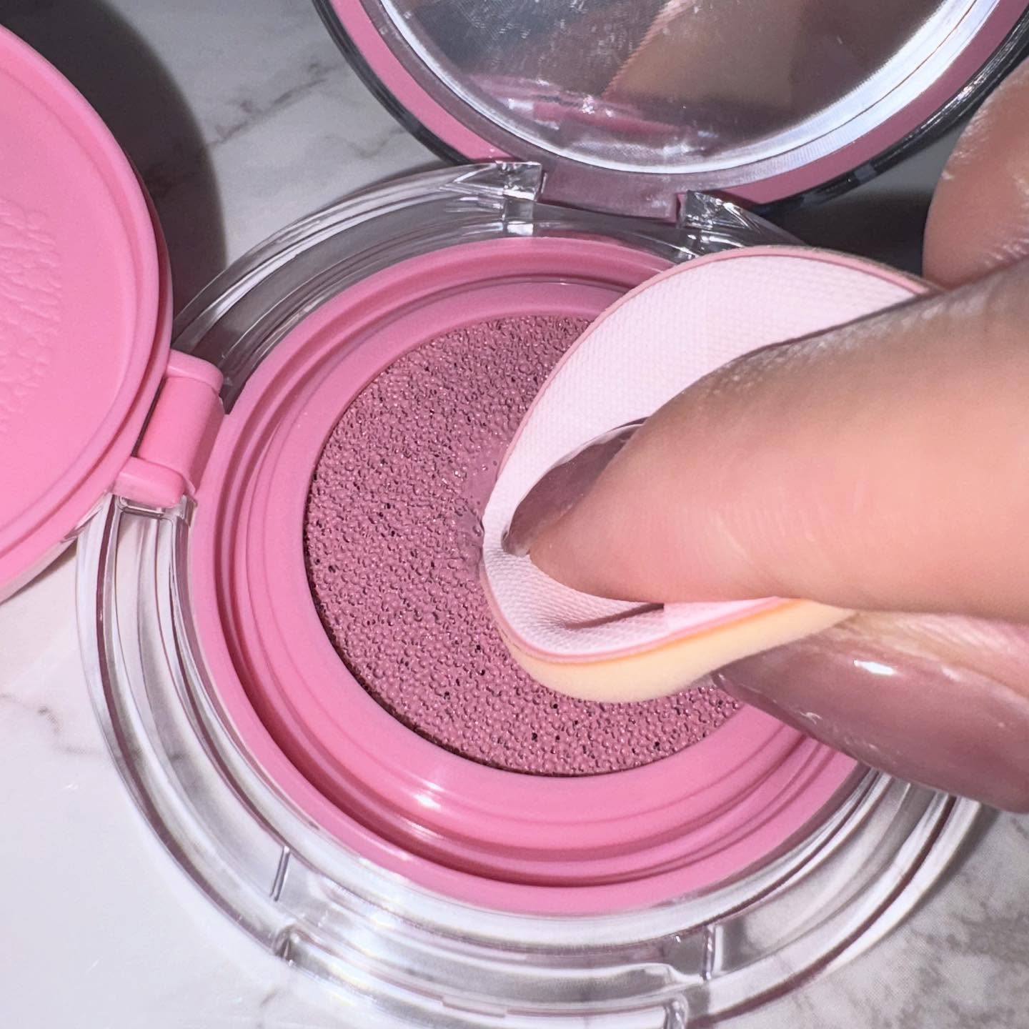 アーティストクッションブラッシュ/JUNG SAEM MOOL/リキッドチークを使ったクチコミ（2枚目）