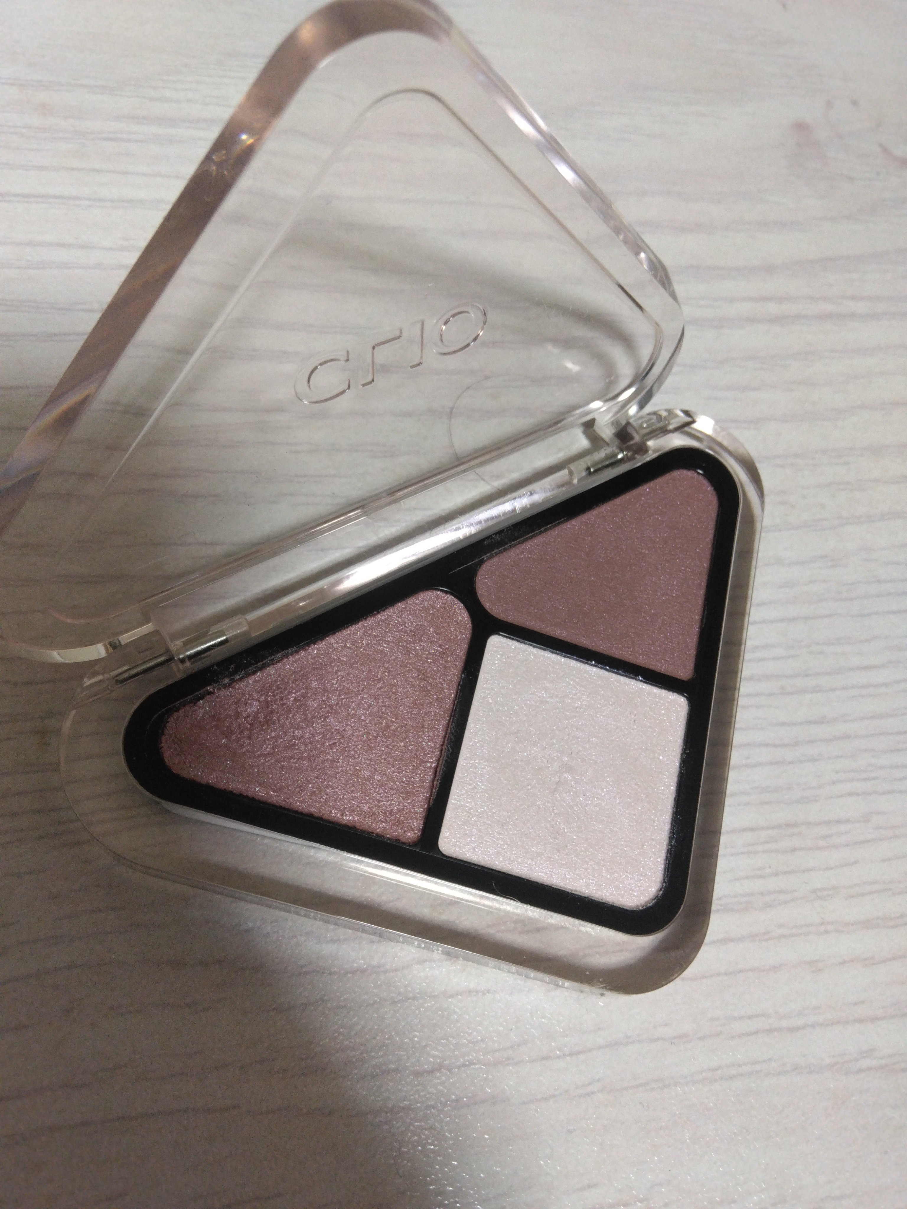 エッセンシャル シャドウ タップ 03 モーブオーセンティック(MAUVE AUTHENTIC)/CLIO/アイシャドウパレットを使ったクチコミ（2枚目）