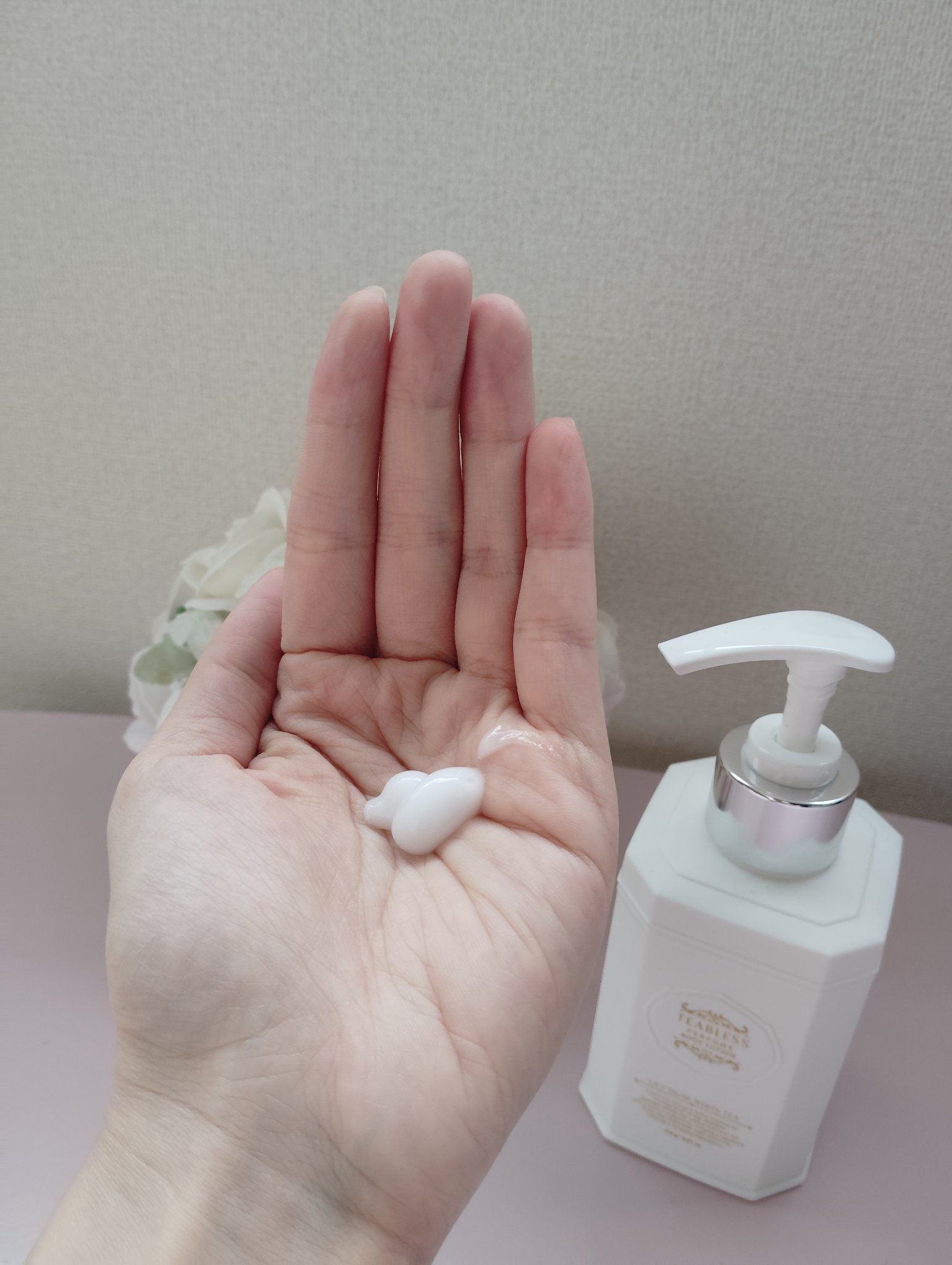 パフュームボディローション リリィムスクホワイトティー/TEABLESS/ボディローションを使ったクチコミ（2枚目）