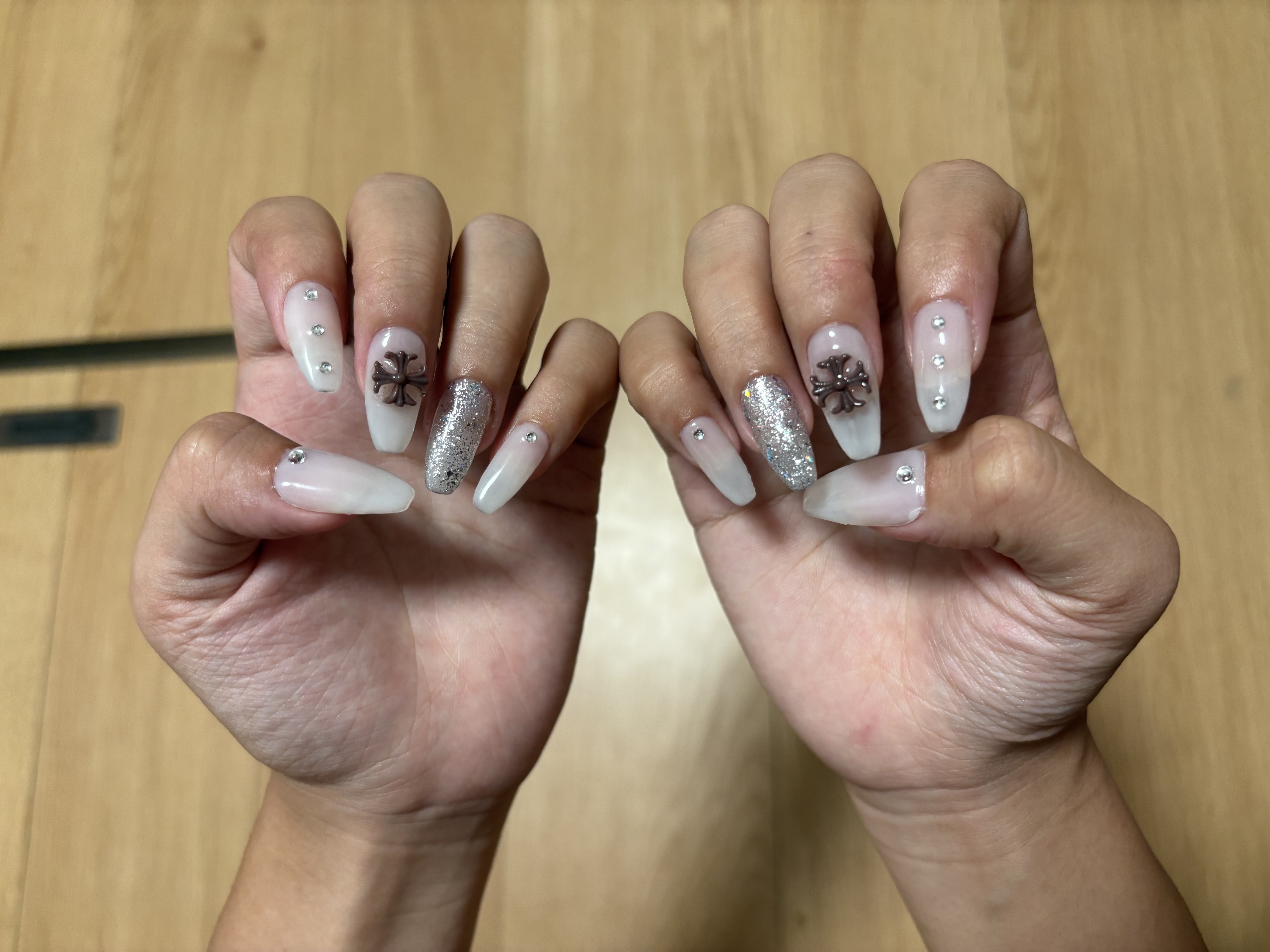 #セルフネイル,#ホワイトネイル,#秋ネイル,#シンプルネイルのネイルデザイン