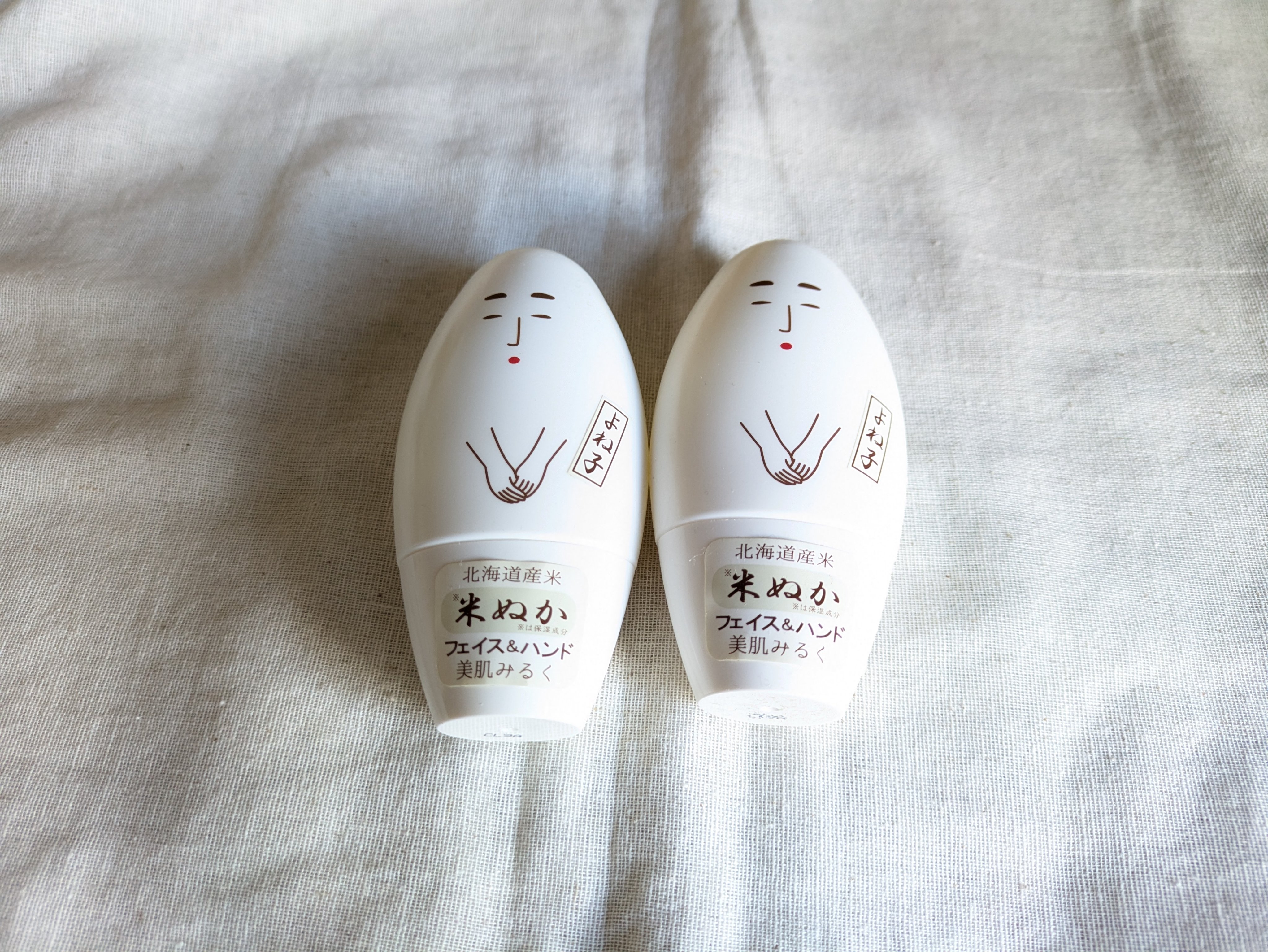 🤍Coroku　米ぬかミルク🤍

フェイス＆ハンドクリームです！！
よね子さんといいます🙂‍↕️
よね子×2で部屋に飾ってます笑笑

さらっとしたテクスチャーで
米ぬかのちょっと独特な香りします笑

可愛いので、飾ってるだけでも癒しで