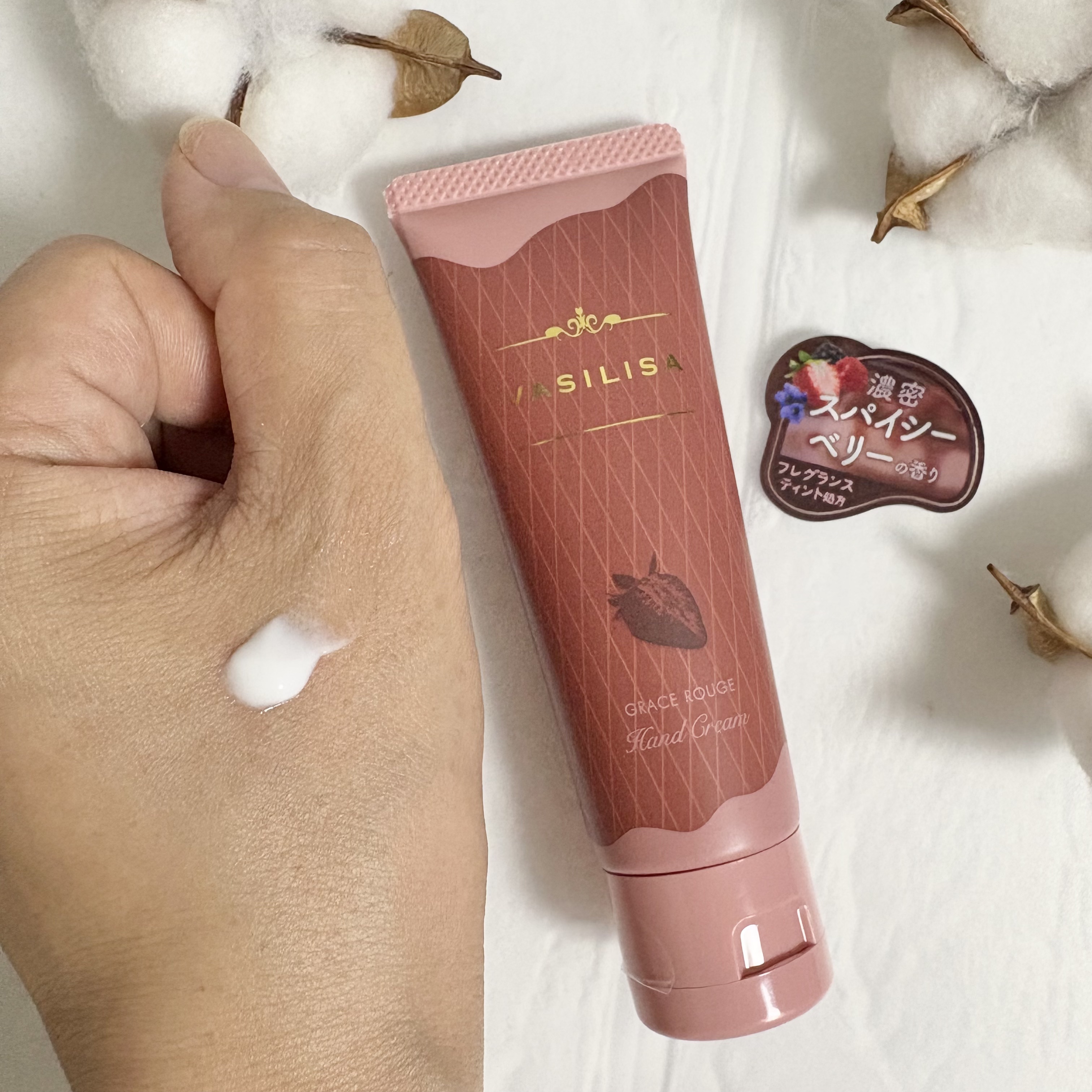 ヴァシリーサ グレイス ルージュ フレグランス ティント ハンドクリーム/ヴァシリーサ/ハンドクリームを使ったクチコミ（2枚目）