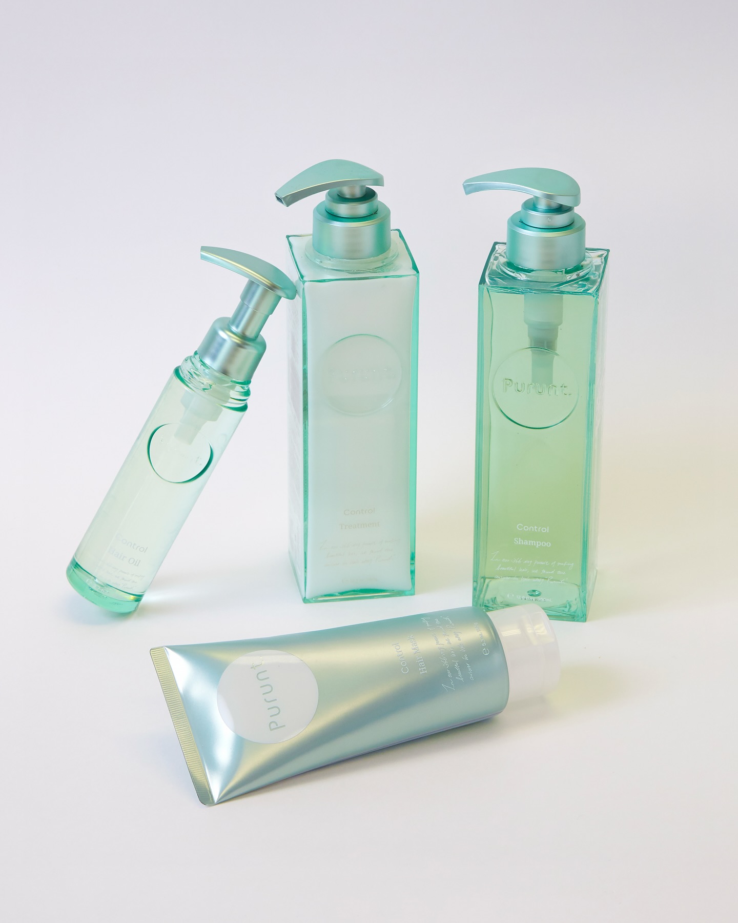 うねりやクセが気になる方におすすめのコントロールシリーズ🍀
毛髪内部の水分バランスを整え、毛先までまとまる髪へ💇🏻‍♀️
⁡
香りはみずみずしい果実の爽やかなホワイトサボンノート🧼🫧
どなたでもお使いいただきやすい香りですので、「