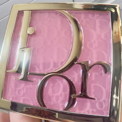 バックステージ ロージー グロウ(ホリデーコレクション 2025 限定品)/Dior/チークを使ったクチコミ(2枚目)
