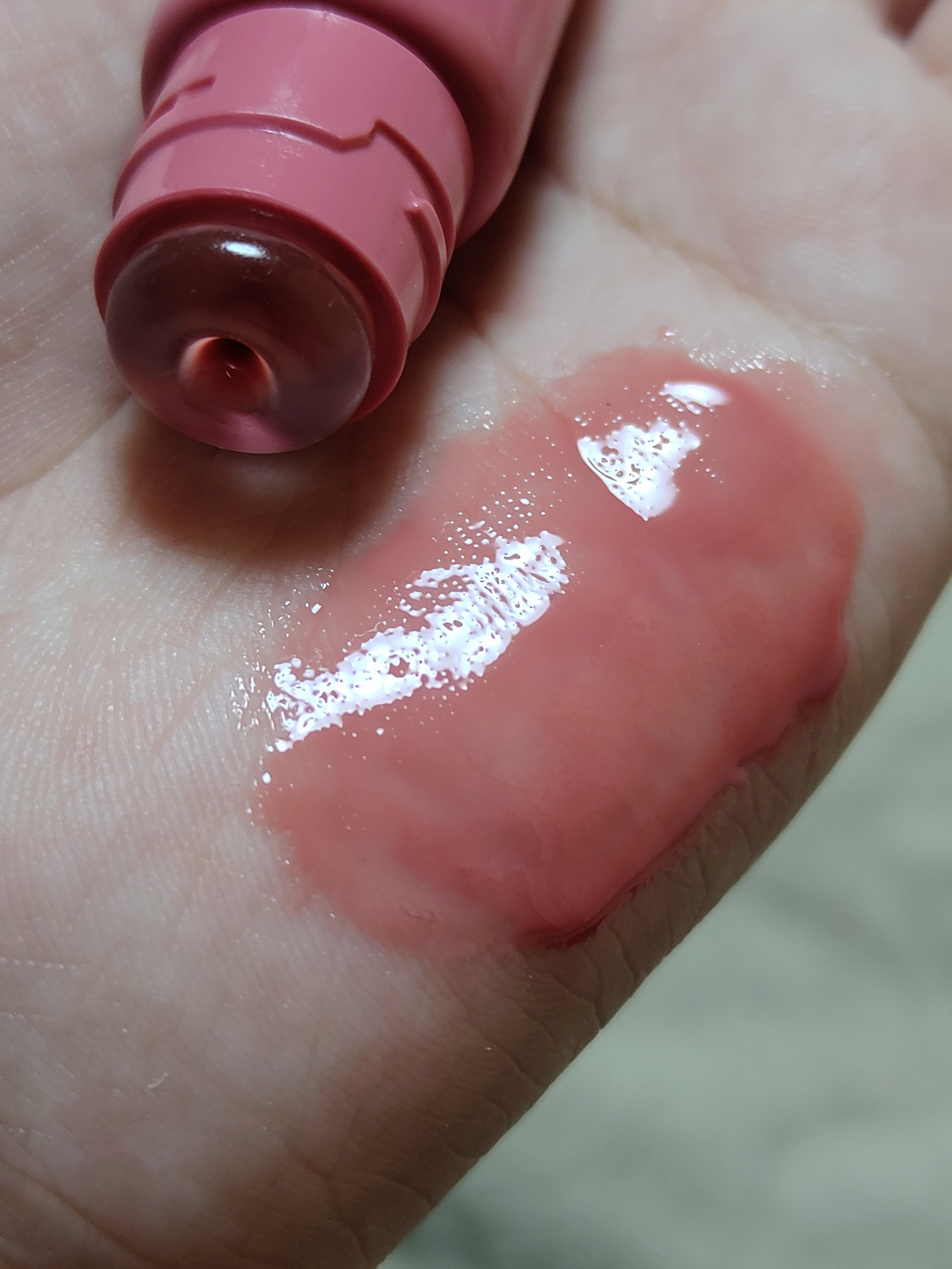 グレイズ ティントリップセラム ピーチグレイズ/LANEIGE/リップ美容液を使ったクチコミ（2枚目）