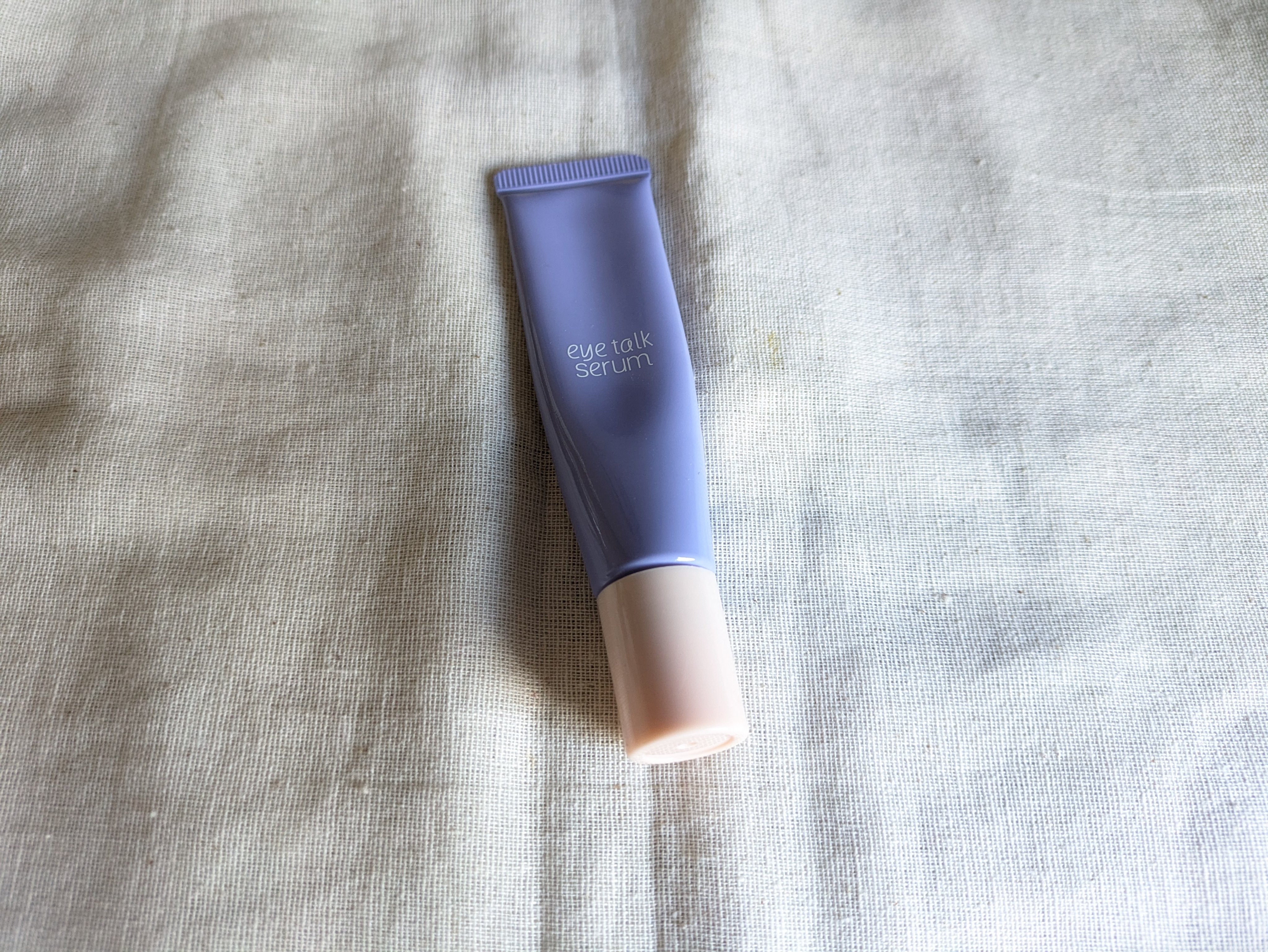 🩵アイトーク　アイトークセラム🩵

目元美容液使い切りました！！
マッサージローラー3つ付いてて
美容液塗りながらマッサージ出来てよかったです✨

次はQoo10で別のマッサージローラー付き美容液
買ってみたので使ってみます💪



