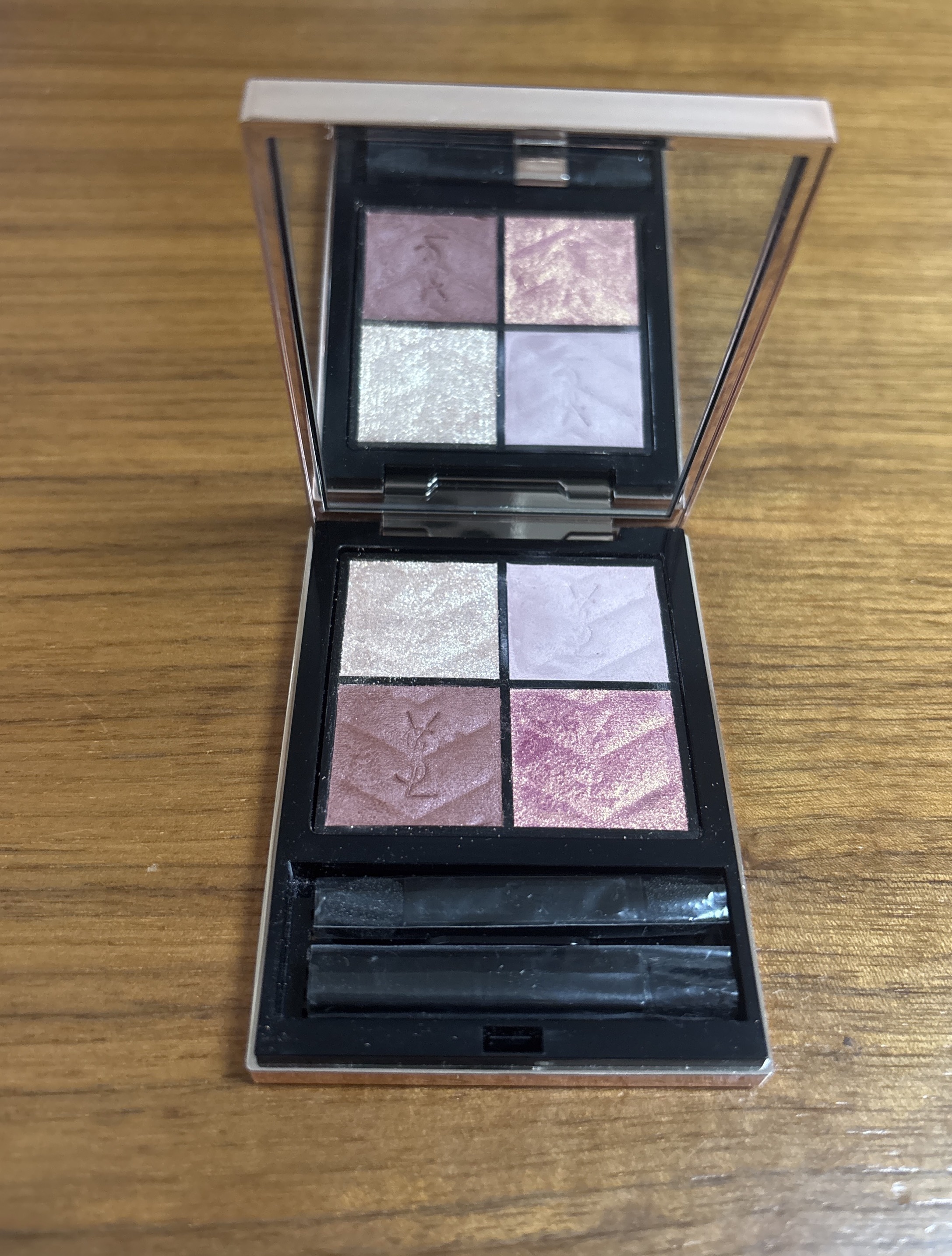 クチュール ミニ クラッチ/YVES SAINT LAURENT BEAUTE/アイシャドウパレットを使ったクチコミ（1枚目）