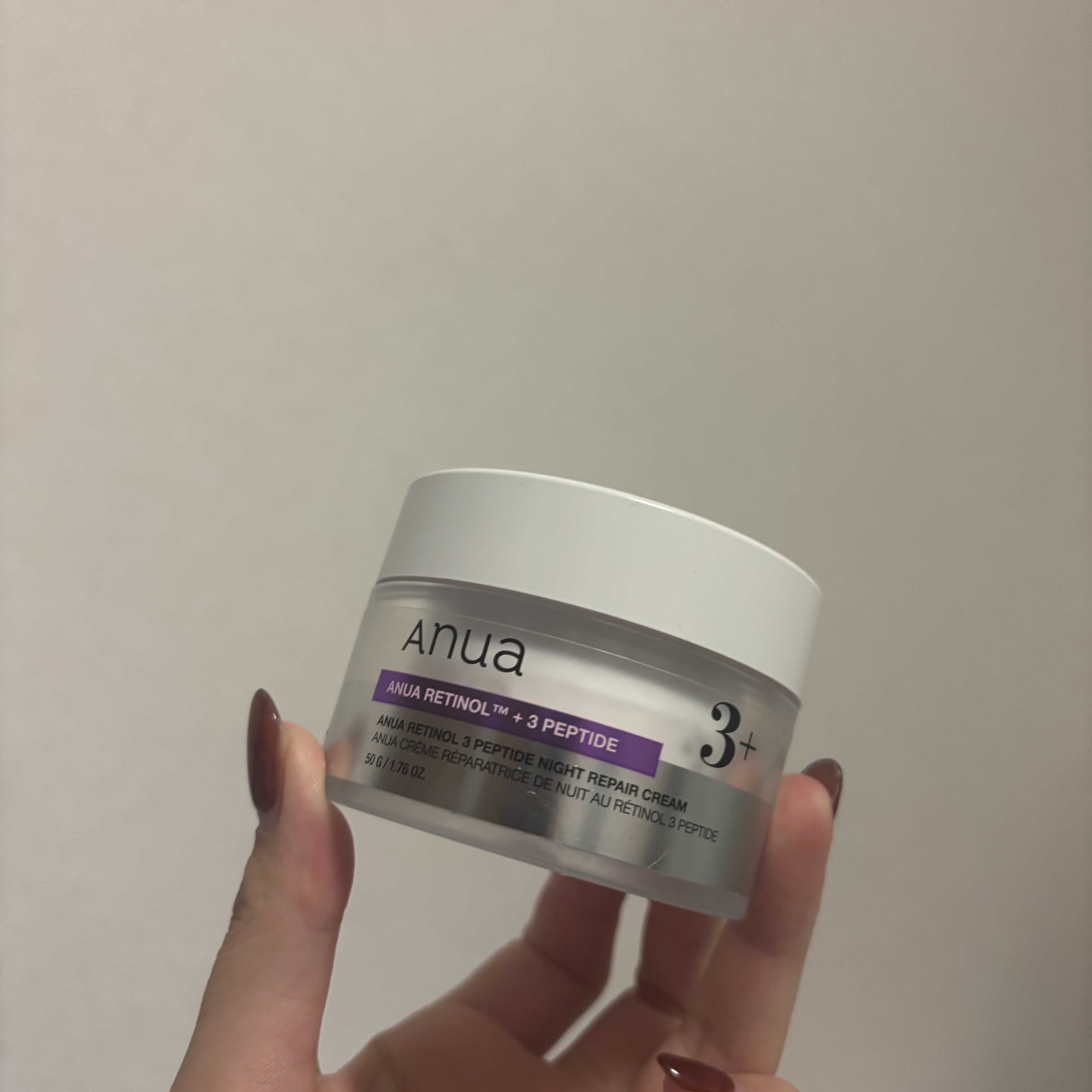 💤 Anua レチノール3ペプチド ナイトリペアクリーム レビュー 💜

最近SNSで話題の「レチノール×ペプチド」配合の夜用クリーム、
ついに使ってみました🌙

結論：“寝てるあいだに肌が整う感じ”が好き。
乾燥もくすみも気になって