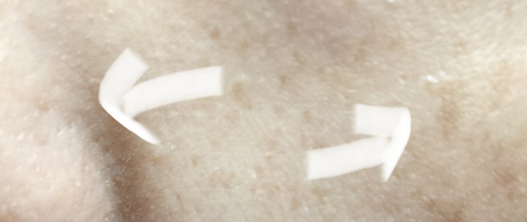 キス マットシフォン UVハイカバーベース 01 ライト(Light)/KiSS/化粧下地を使ったクチコミ（3枚目）