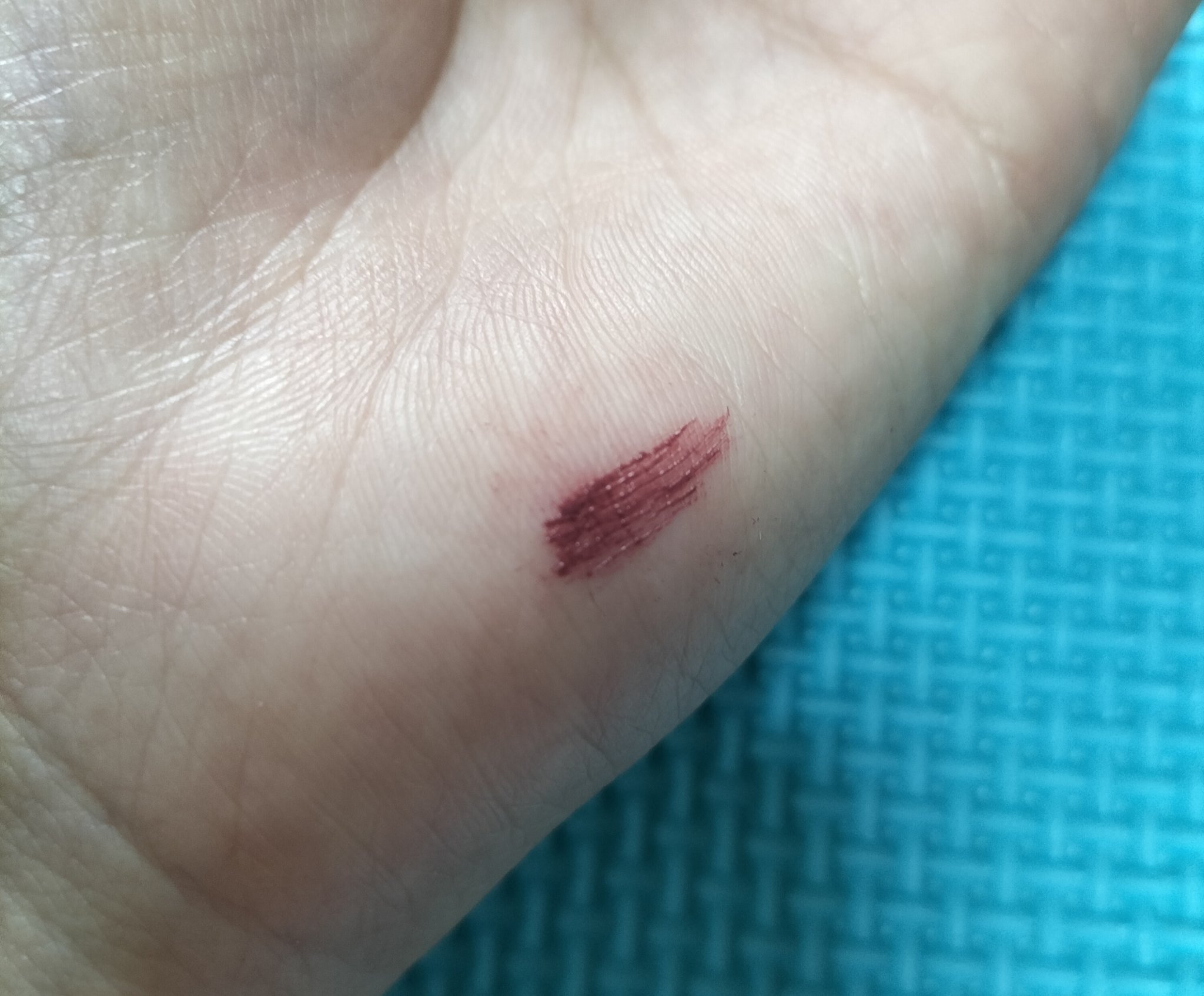 Étoile Rose マスカラのクチコミ「👀Étoile Rose マスカラ03ダークチェリー🍒

製造から日にちが経ってるからなのか、.....」（2枚目）