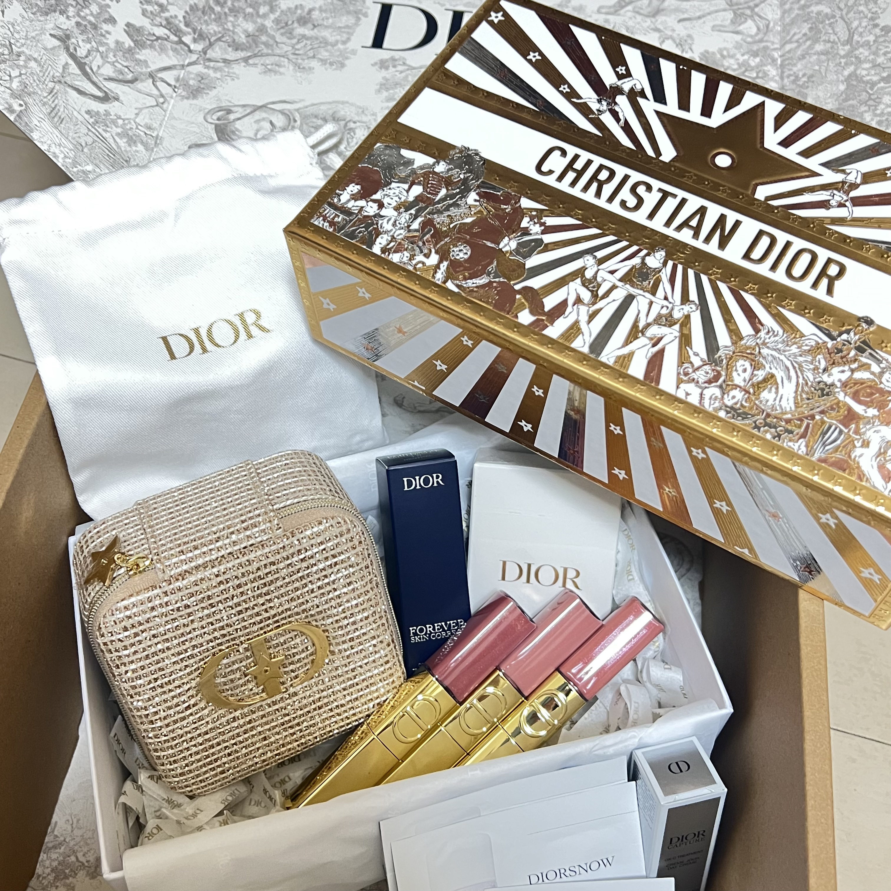 ルージュ ディオール シークイン リキッド デュオ（ホリデーコレクション 2025 限定品）/Dior/口紅・グロス・リップライナー・リップケアを使ったクチコミ（1枚目）