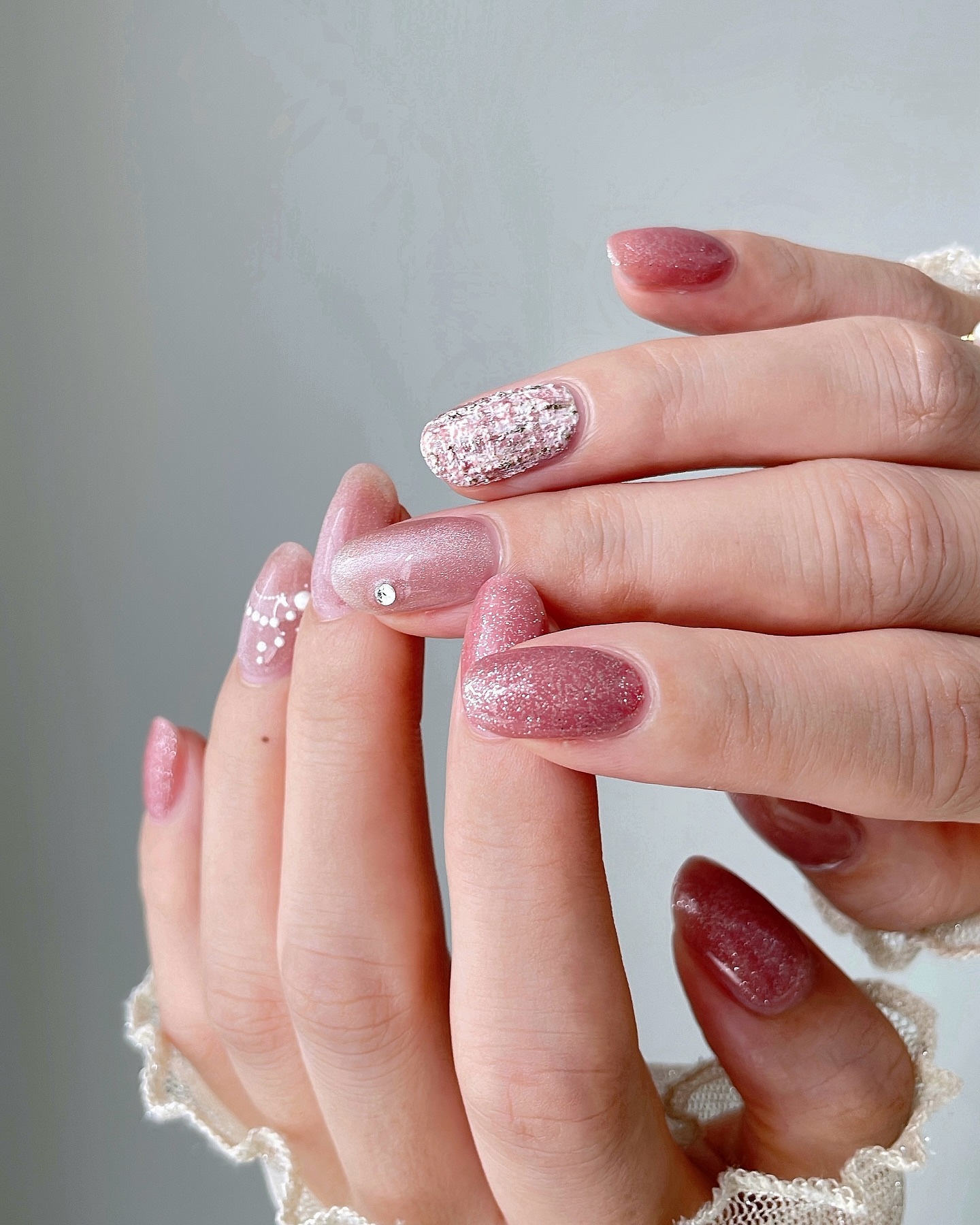 はけまろ [はけまろ] カラージェルのクチコミ「肌寒くなると塗りたくなるツイードネイル 🧶
⁡
⁡
秋冬になると無性に塗りたくなるデザインって.....」（3枚目）