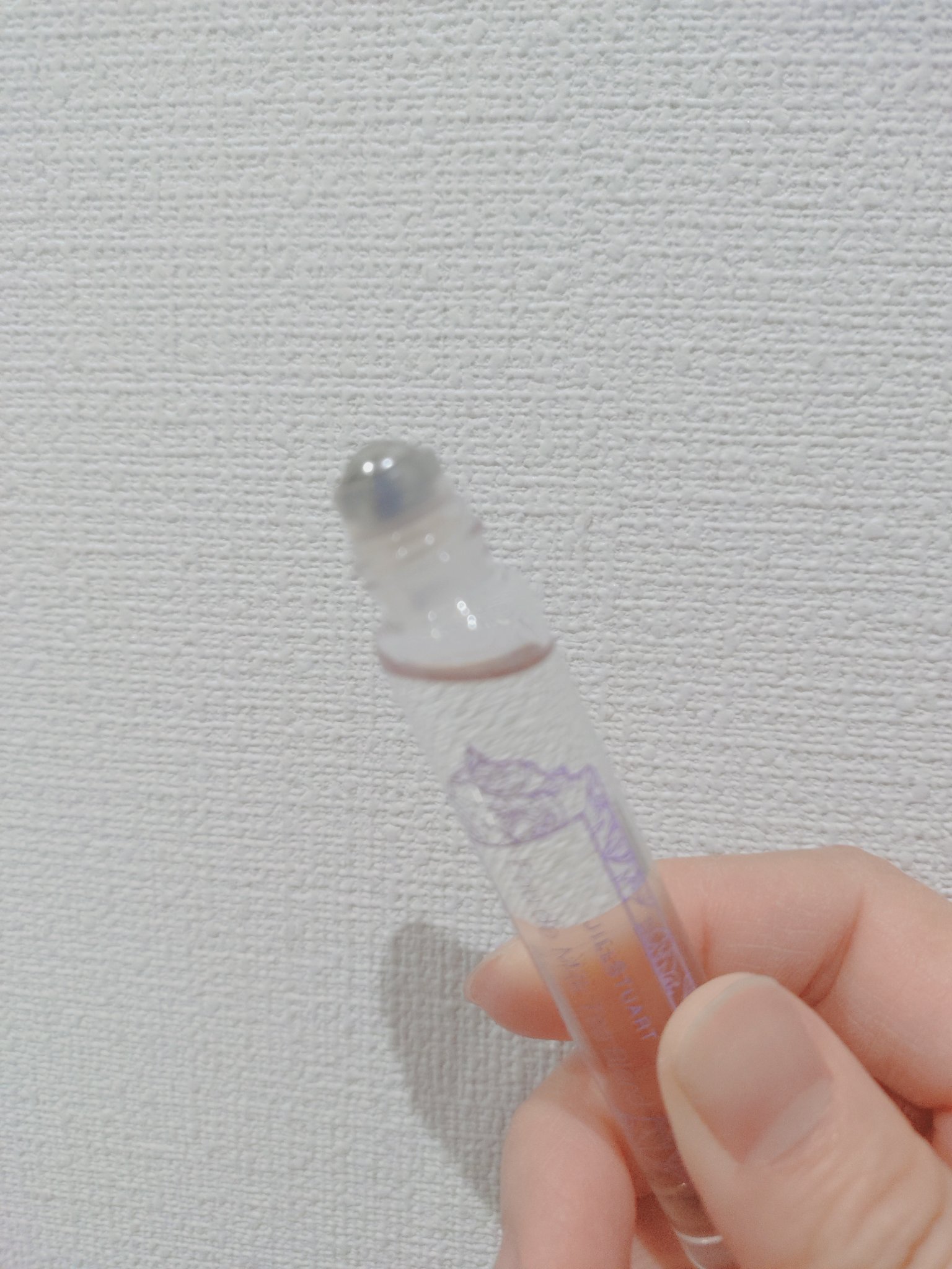 JILL STUART オード ミルクティーブレンド ローラーボールのクチコミ「JILL STUARTのオード ミルクティーブレンド ローラーボールも家にあります。発売当初に.....」（2枚目）