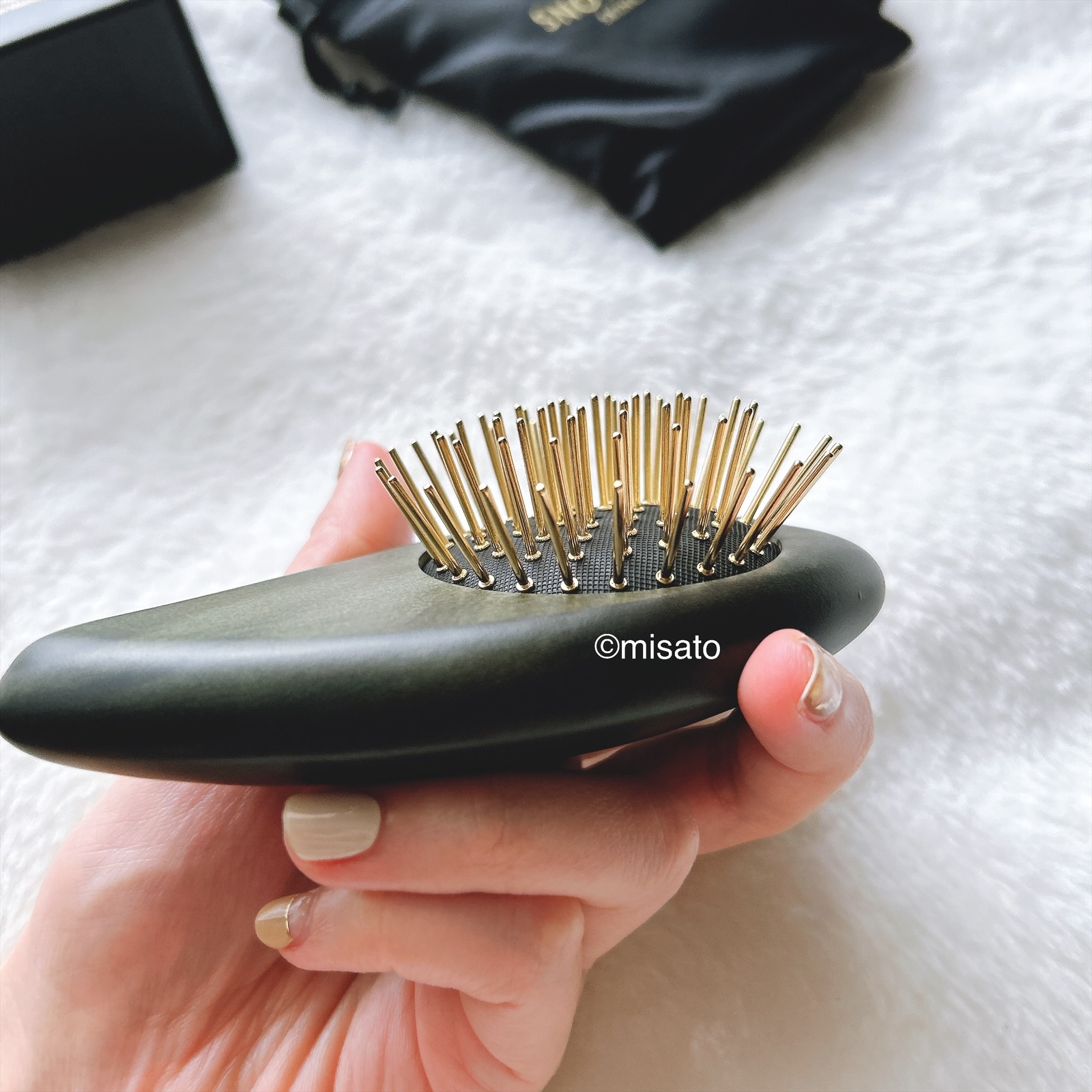 プレミアム FOX カッサ ゴースト ヘアブラシ ブラック/SNOW FOX SKINCARE/ヘアブラシを使ったクチコミ（3枚目）