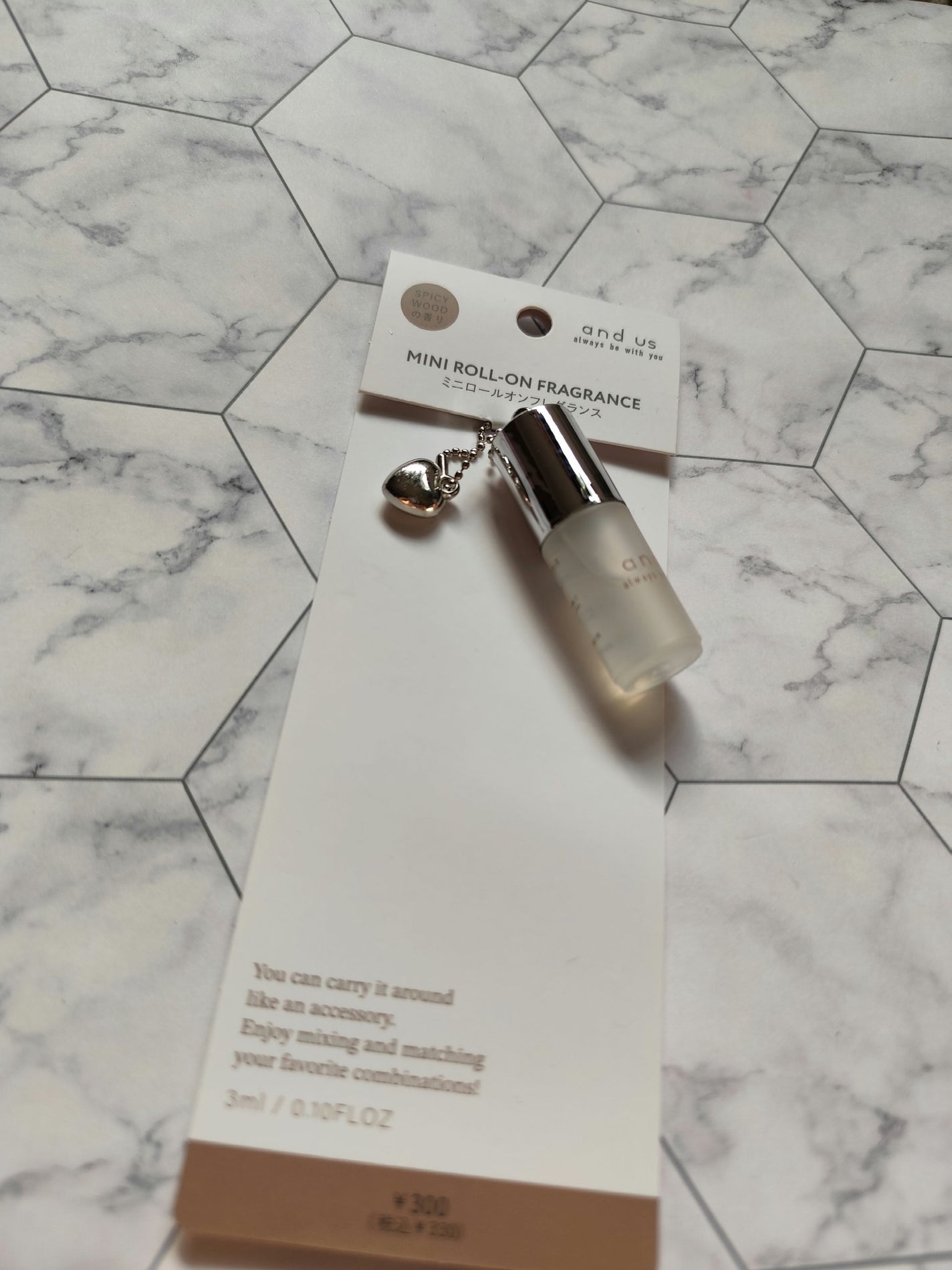 ミニロールオンフレグランス/and us/香水(レディース)を使ったクチコミ(1枚目)