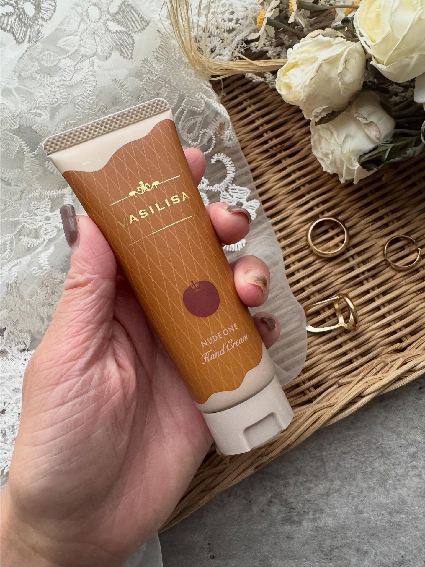 ヴァシリーサ ヌード ワン フレグランス ティント ハンドクリーム/ヴァシリーサ/ハンドクリームを使ったクチコミ（2枚目）
