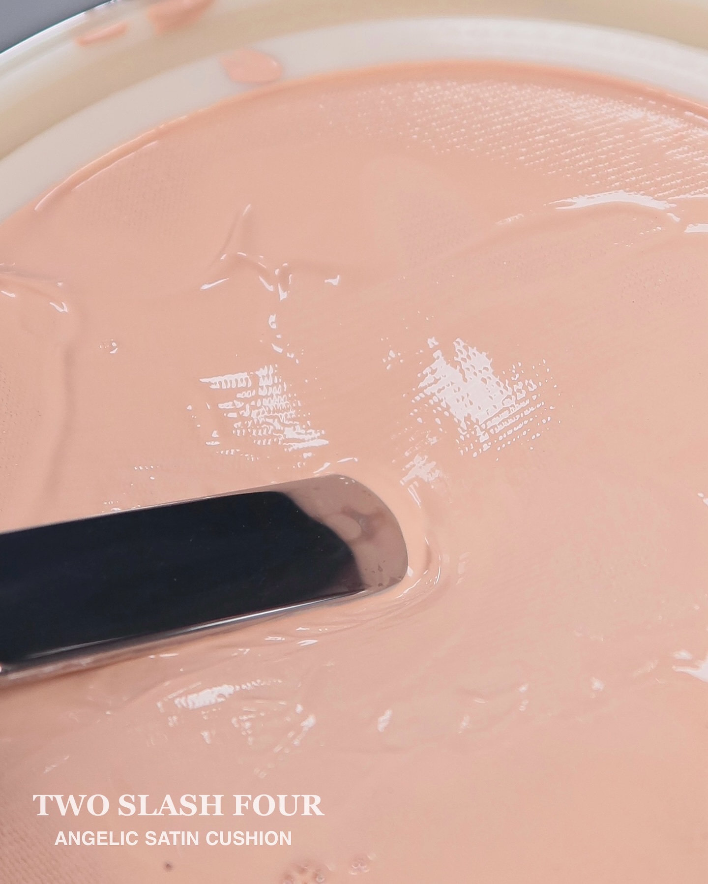 エンジェリックサテンクッション N22/TWO SLASH FOUR/クッションファンデーションを使ったクチコミ（3枚目）