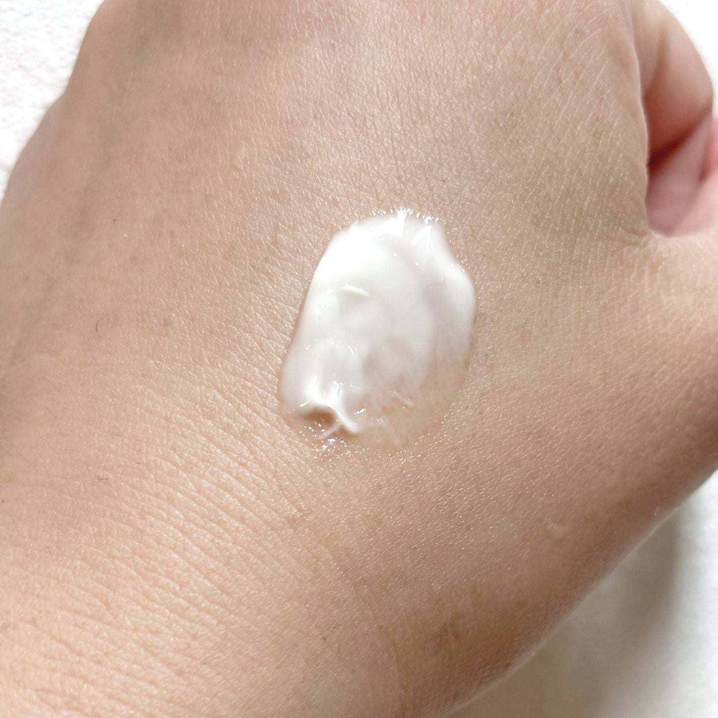 ラグジュアリーホワイト エマルジョンゲルEX/アンプルール/乳液を使ったクチコミ(2枚目)