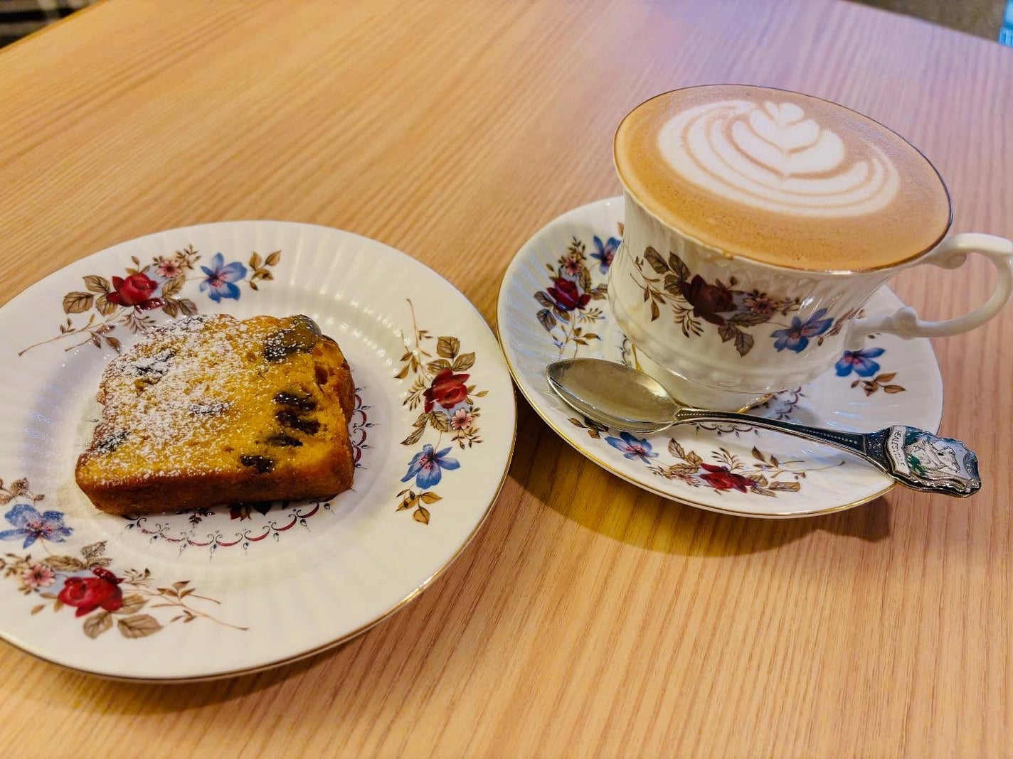 chiekotan on LIPS 「カフェ好きさんに超おすすめ💜表参道駅近くのSèvresCafé..」(1枚目)