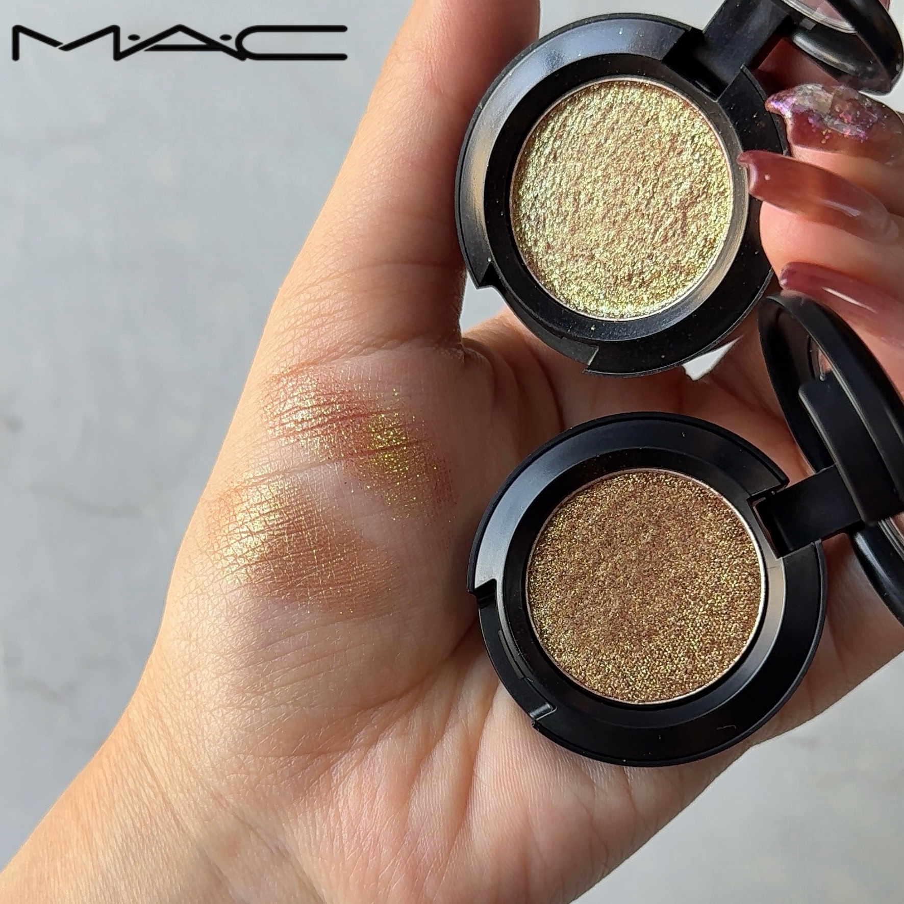 ダズルシャドウ/M・A・C/単色アイシャドウを使ったクチコミ（1枚目）