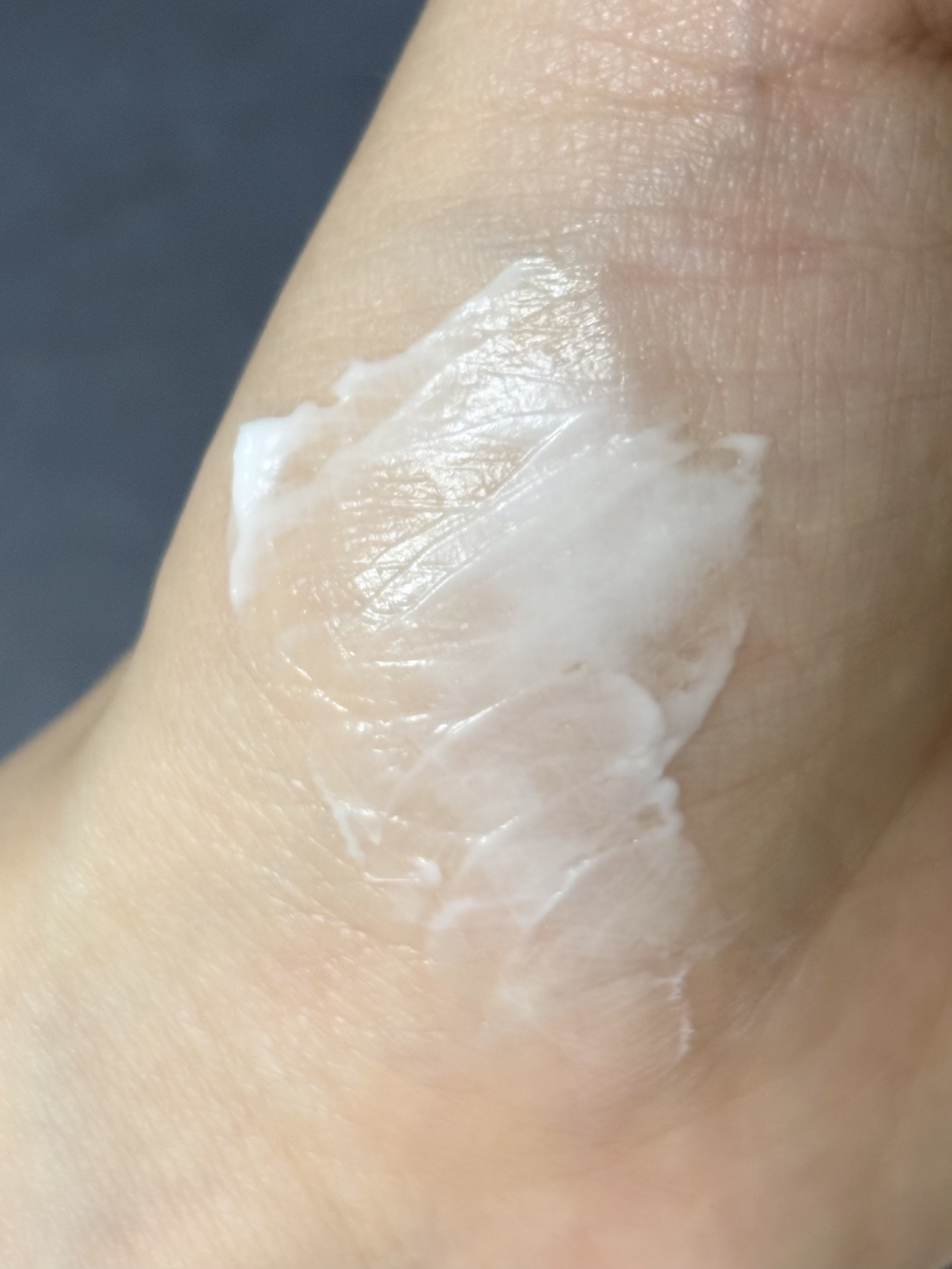 ヘトラス マンゴーシードバター パフューム ハンドクリーム/hetras/ハンドクリームを使ったクチコミ（3枚目）