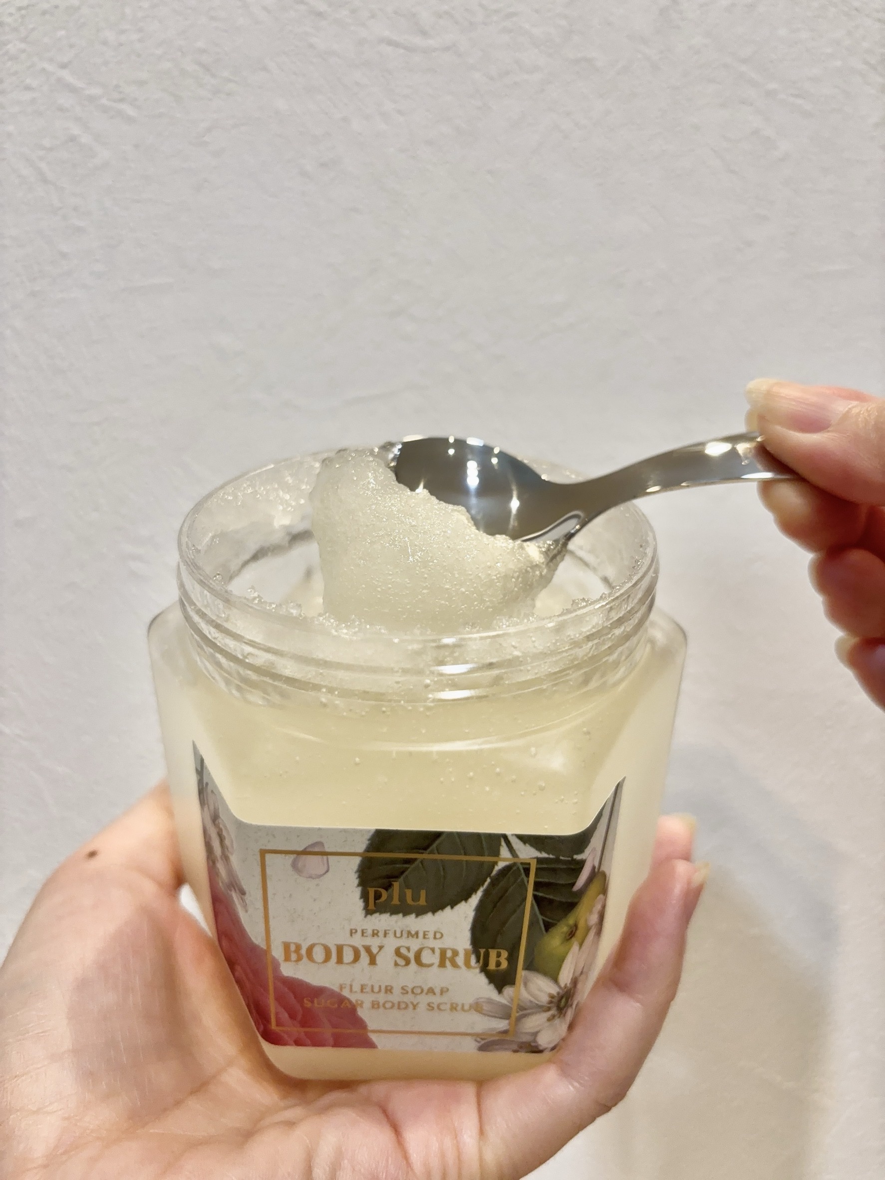 パヒュームドボディスクラブ フレールソープ/plu/ボディスクラブを使ったクチコミ（2枚目）