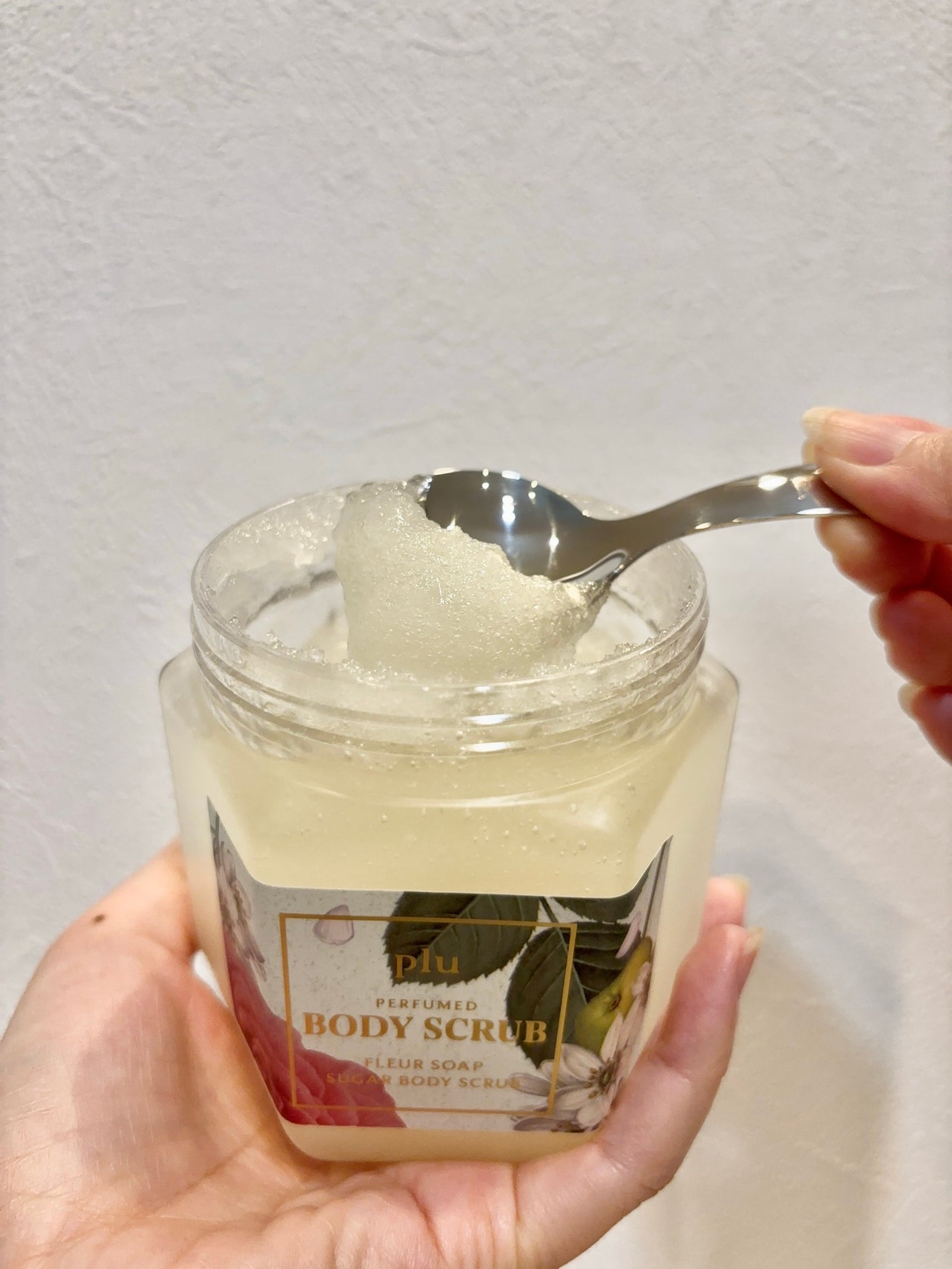 パヒュームドボディスクラブ フレールソープ/plu/ボディスクラブを使ったクチコミ(2枚目)