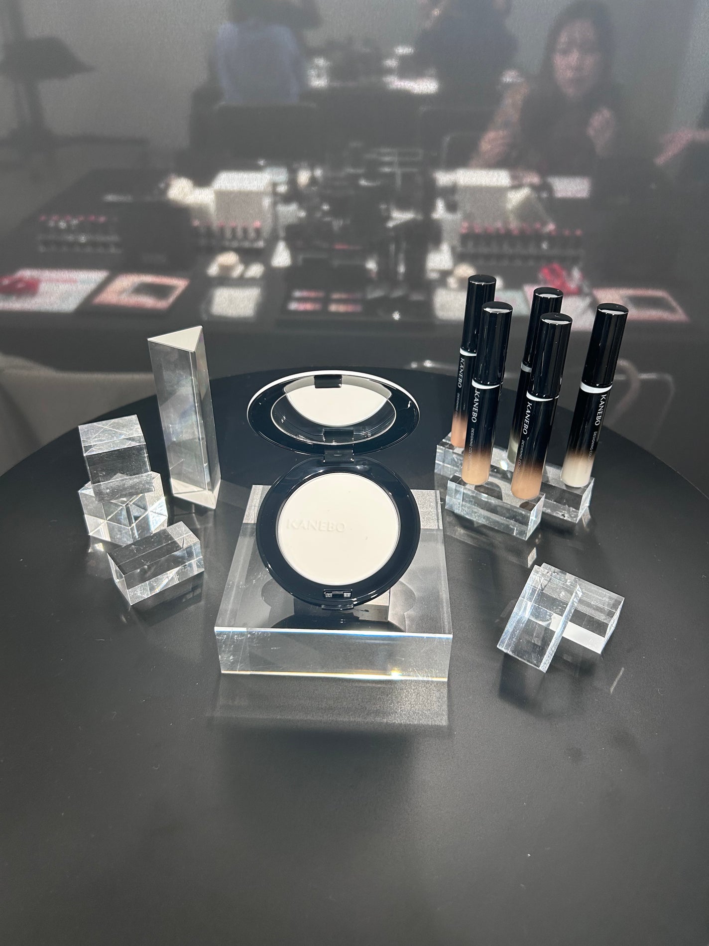 カラードシャドウ/KANEBO/アイシャドウパレットを使ったクチコミ(5枚目)