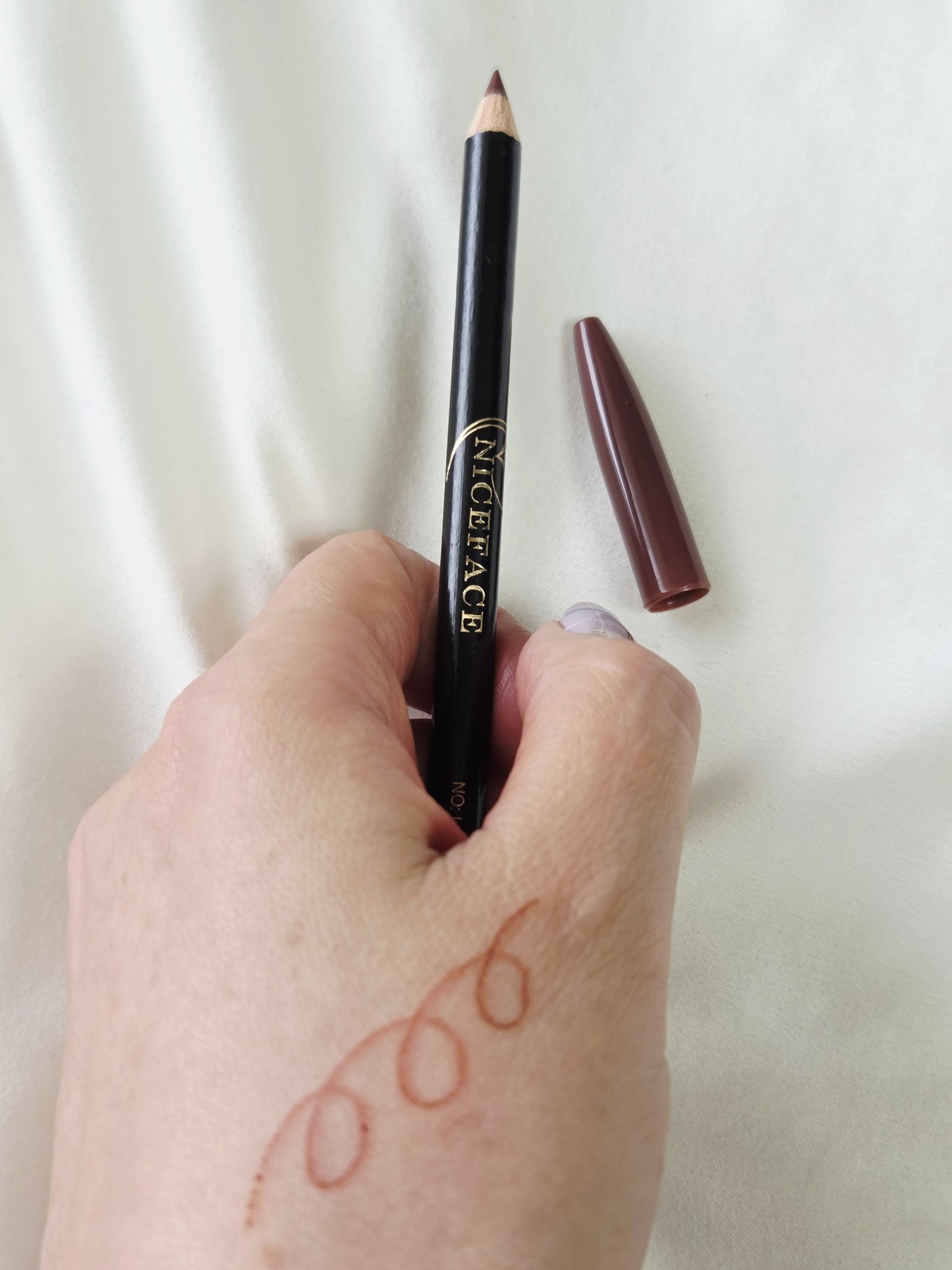 NUDE  LIP PENCIL /NICE FACE /リップライナーを使ったクチコミ（2枚目）