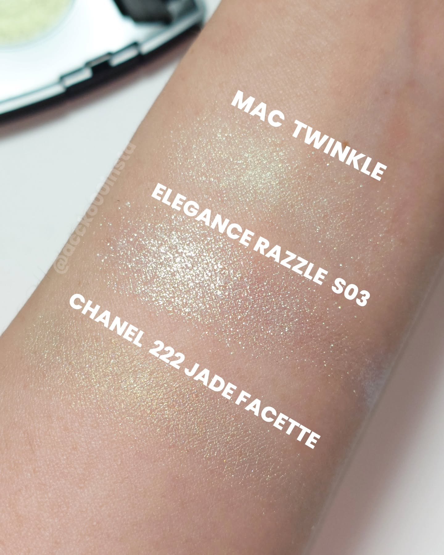 オンブル エサンシエル 222 ジェイド ファセッテ(メタリック)/CHANEL/単色アイシャドウを使ったクチコミ（3枚目）