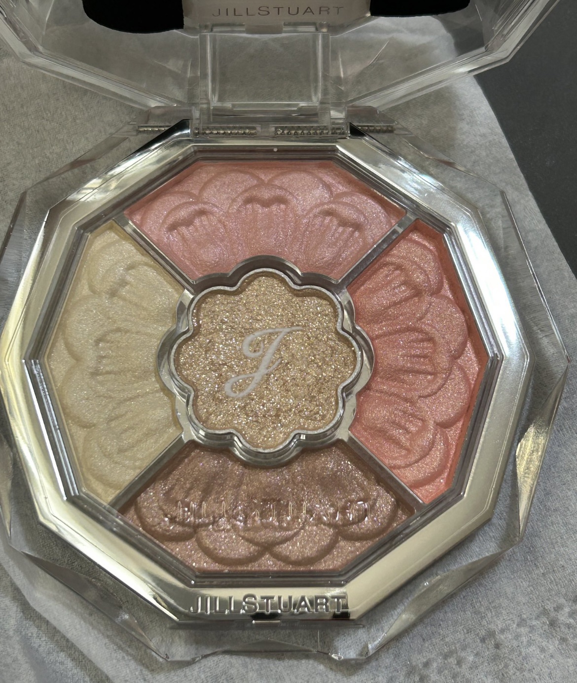 ジルスチュアート ブルームクチュール アイズ　ジュエルドブーケ 13 sunflower coral/JILL STUART/アイシャドウパレットを使ったクチコミ（3枚目）